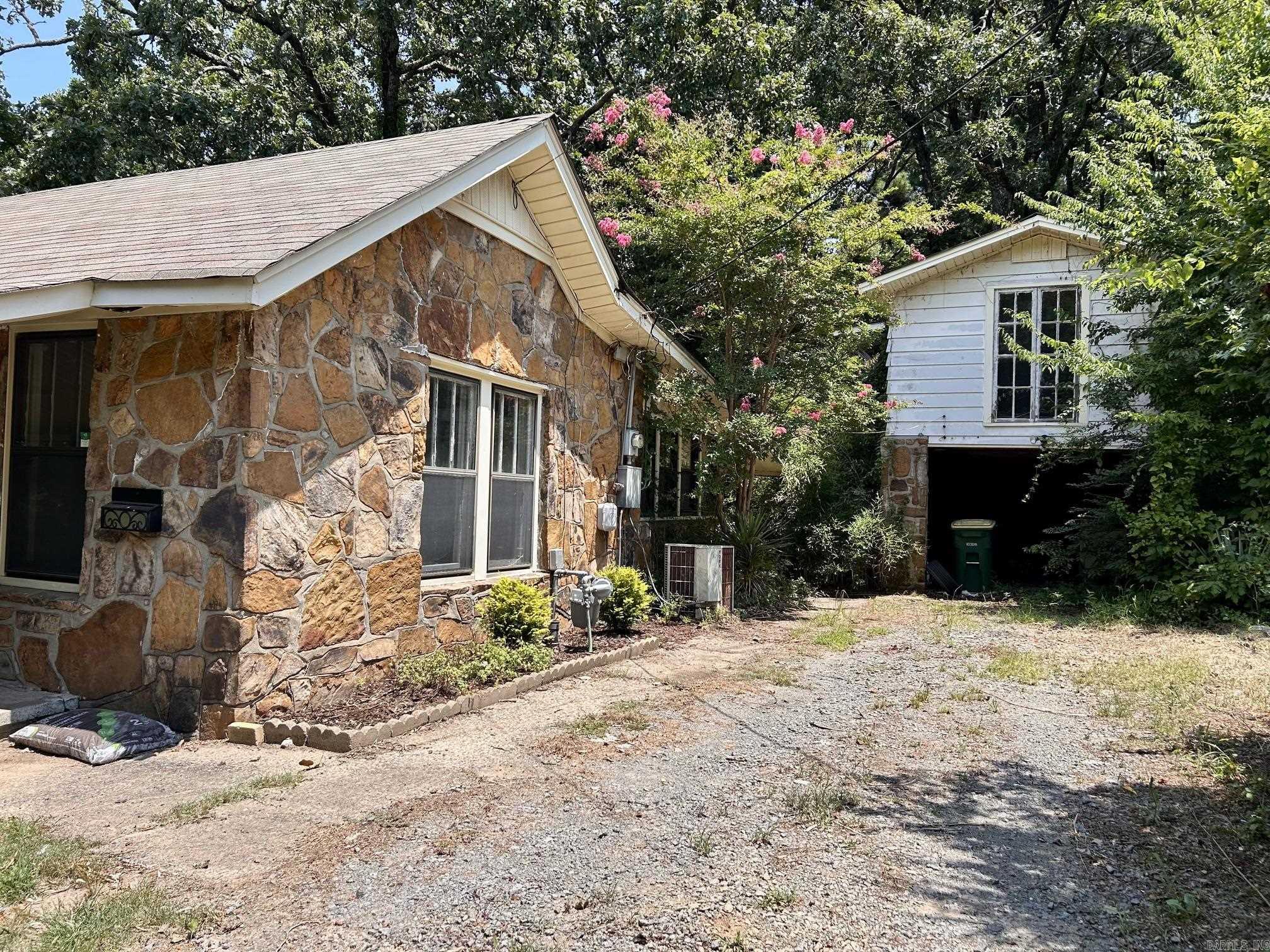 210 Valley View Drive Property Photo 3