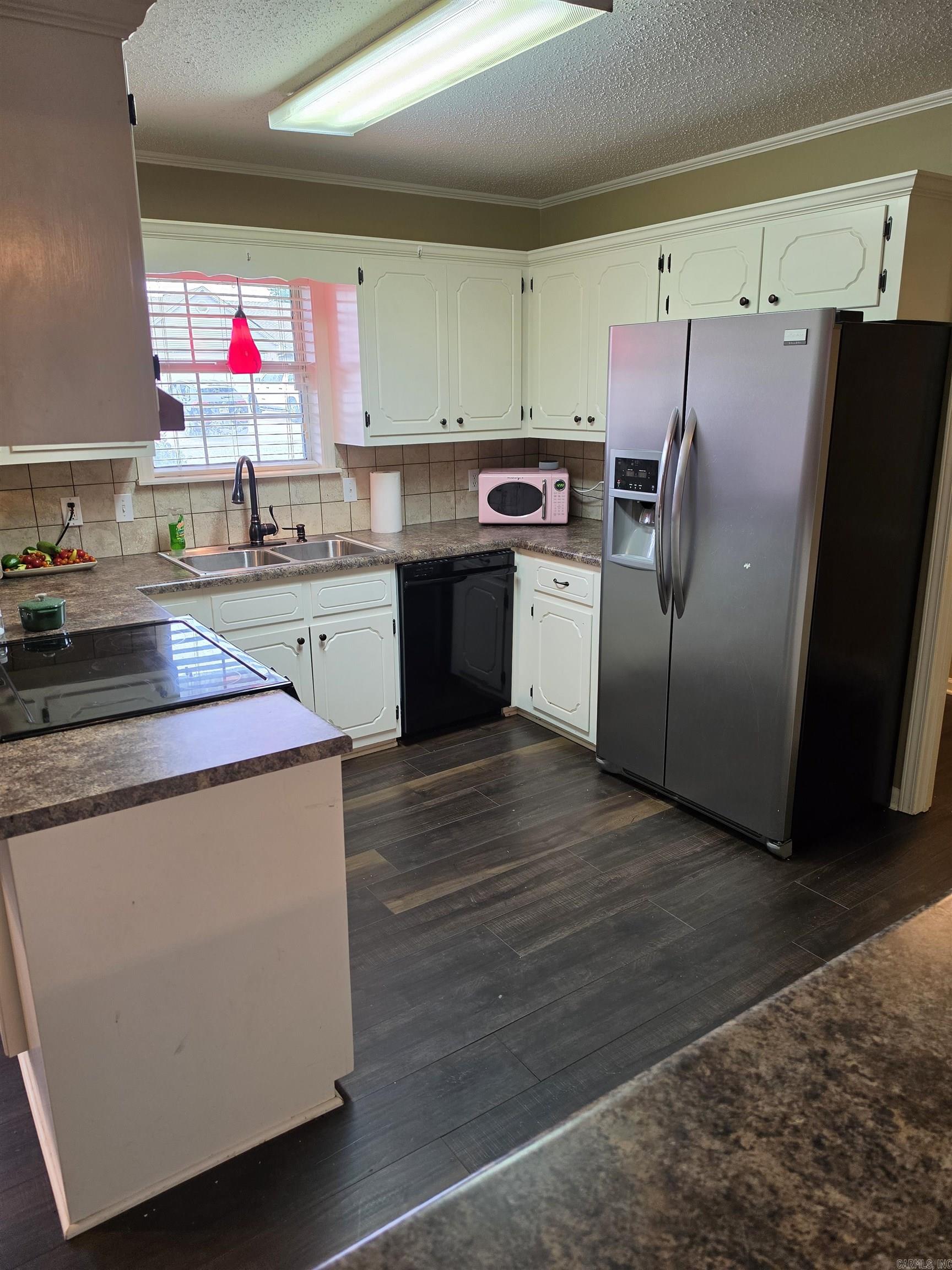 2304 Normandy Lane Property Photo 8