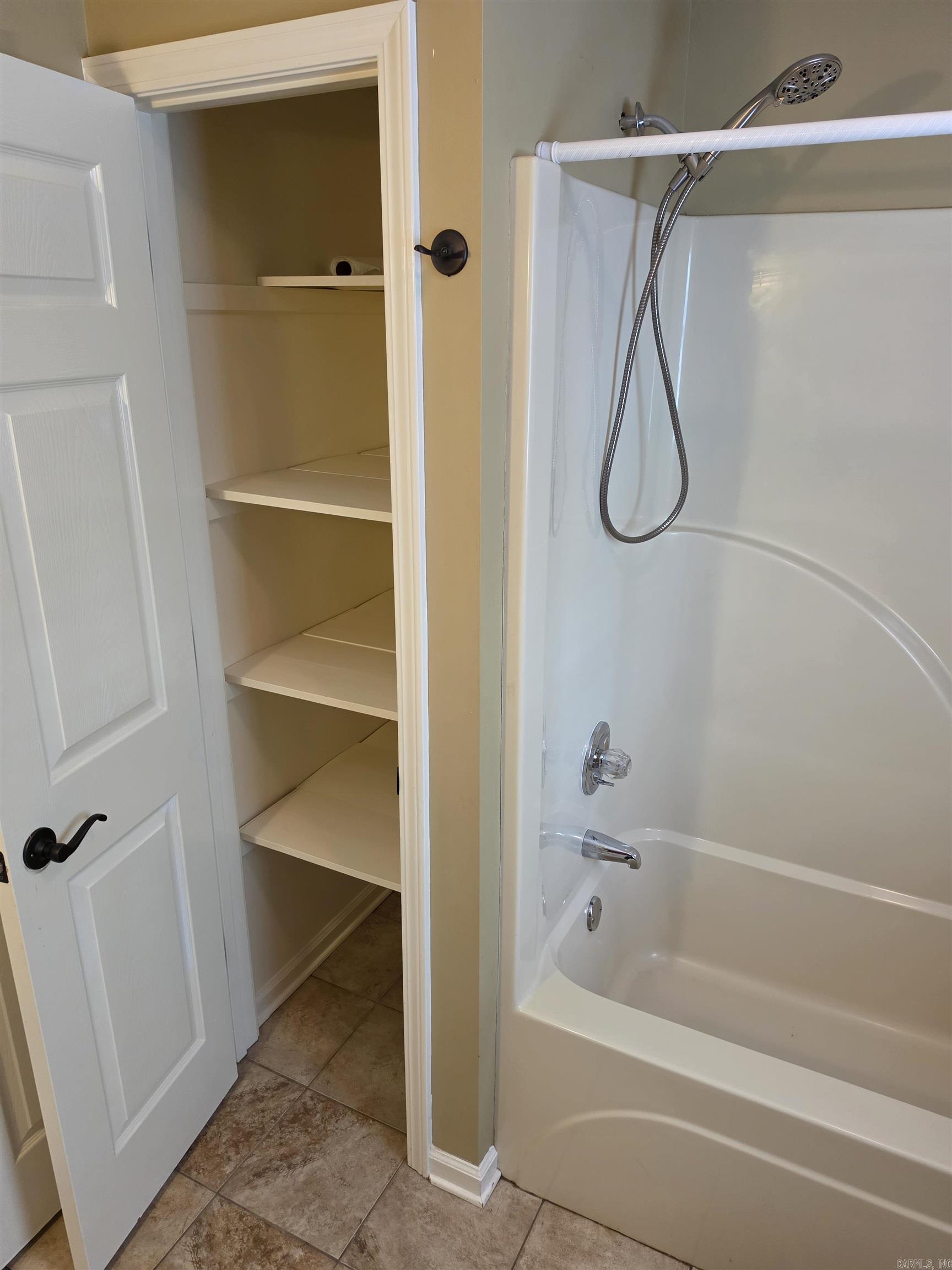 2304 Normandy Lane Property Photo 14