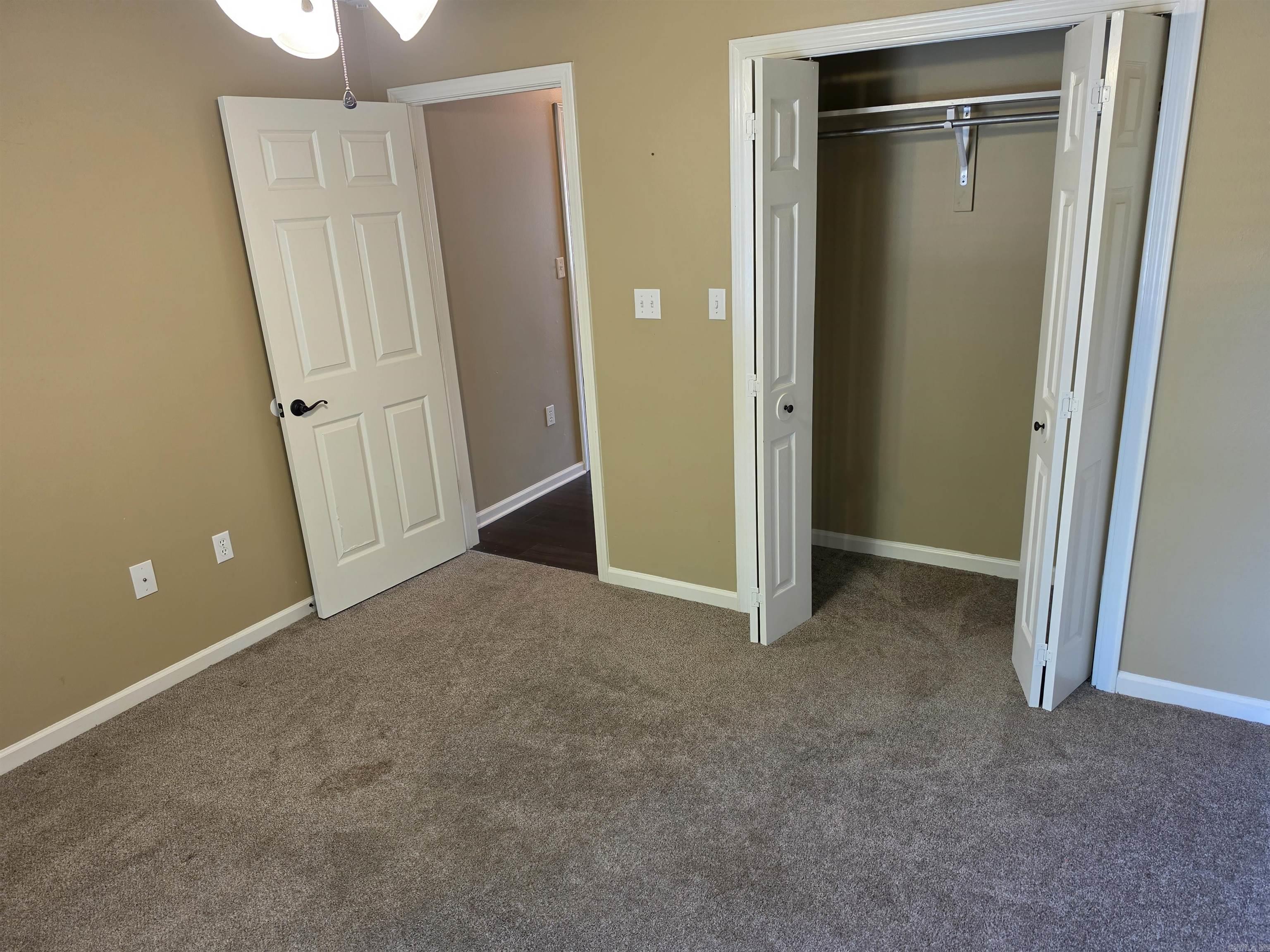 2304 Normandy Lane Property Photo 18