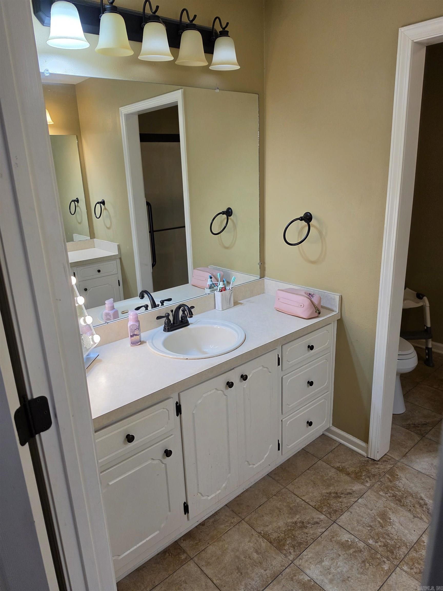 2304 Normandy Lane Property Photo 23
