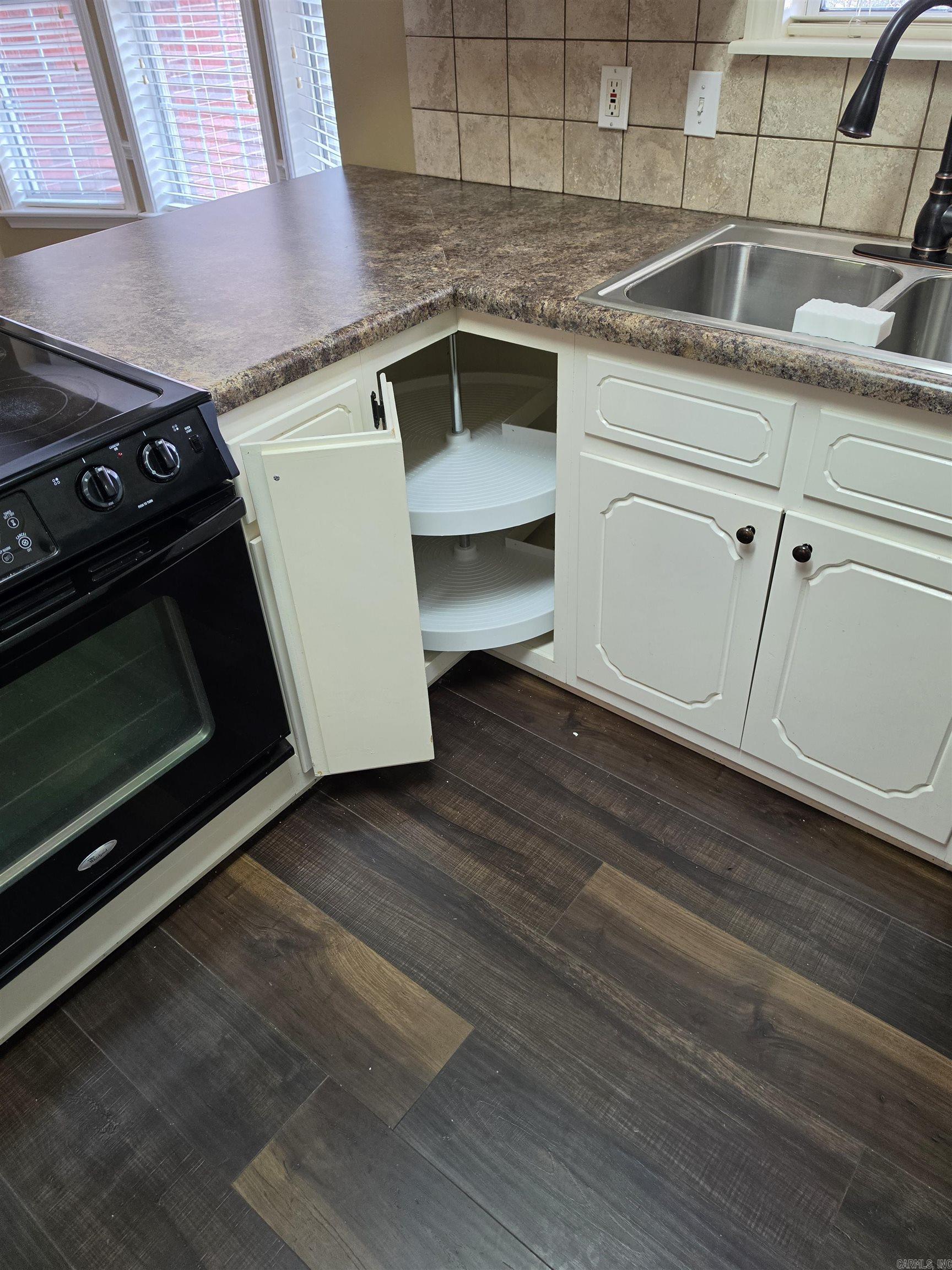 2304 Normandy Lane Property Photo 31