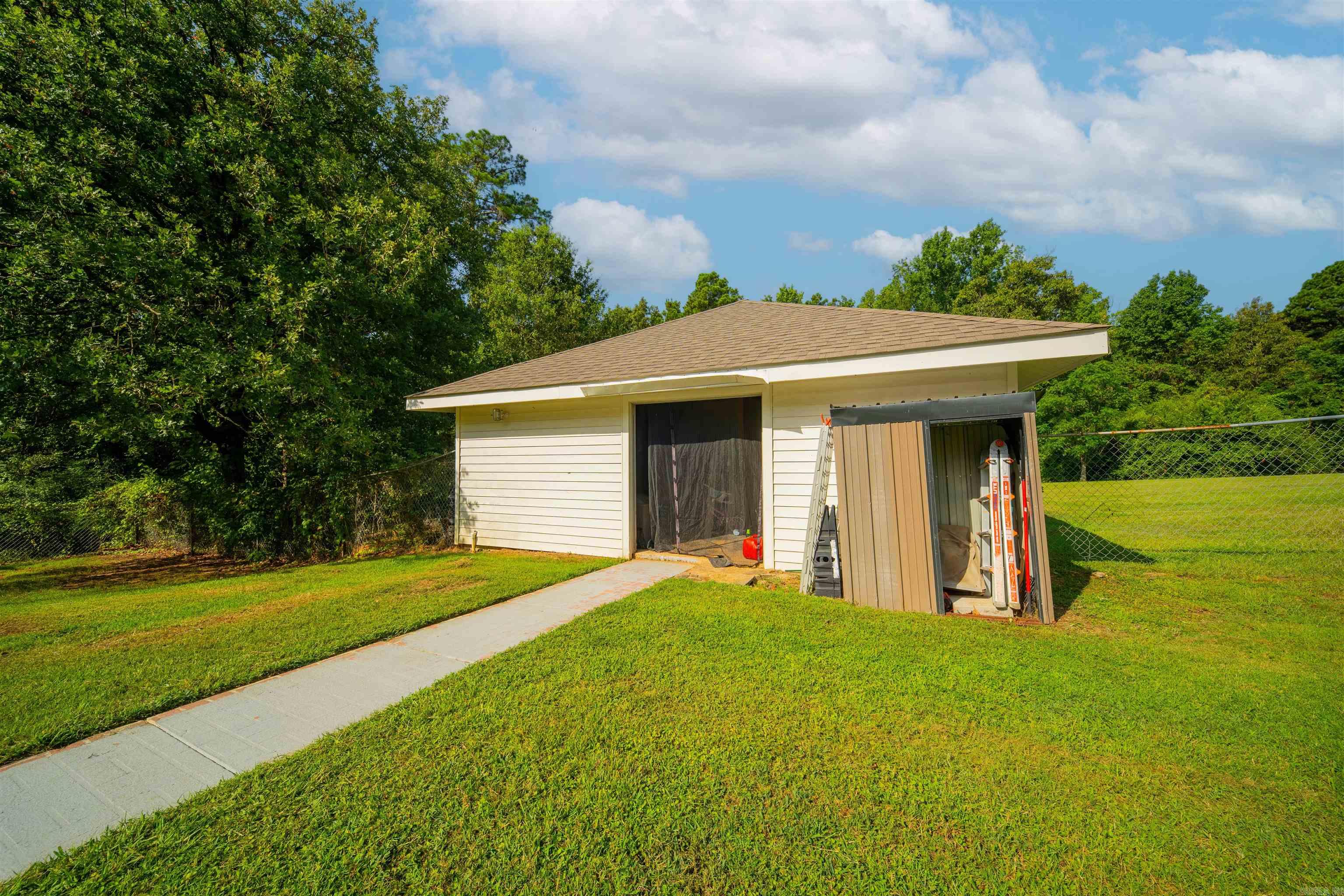 139 Windy Hills Lane Property Photo 8