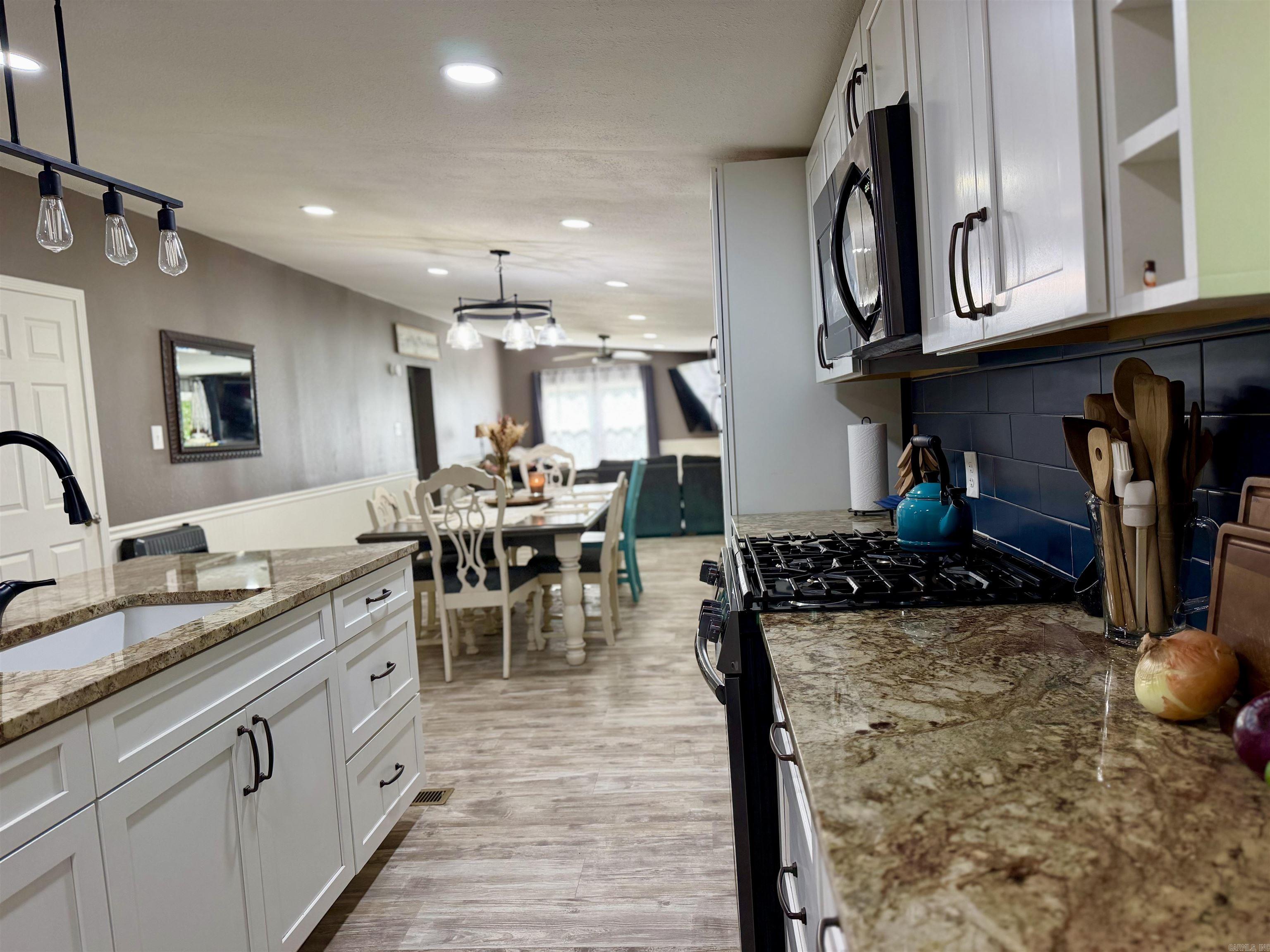 2358 Thunderbird Loop Property Photo 6