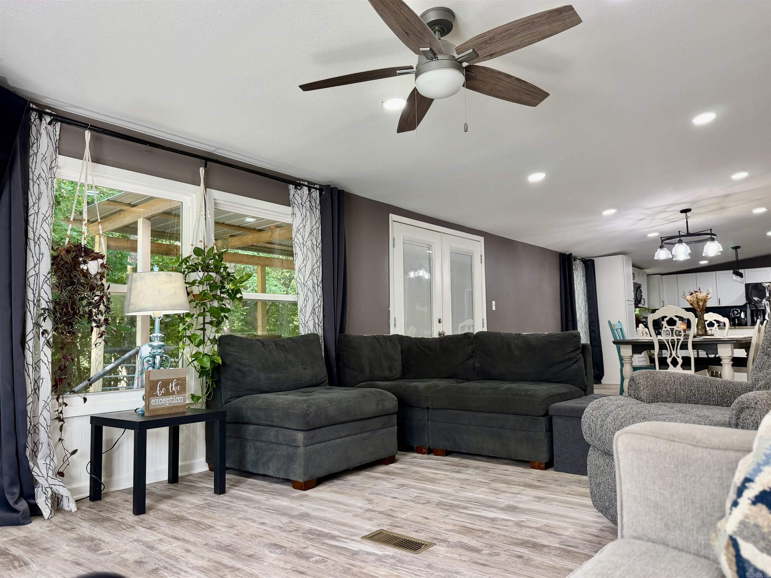 2358 Thunderbird Loop Property Photo 8