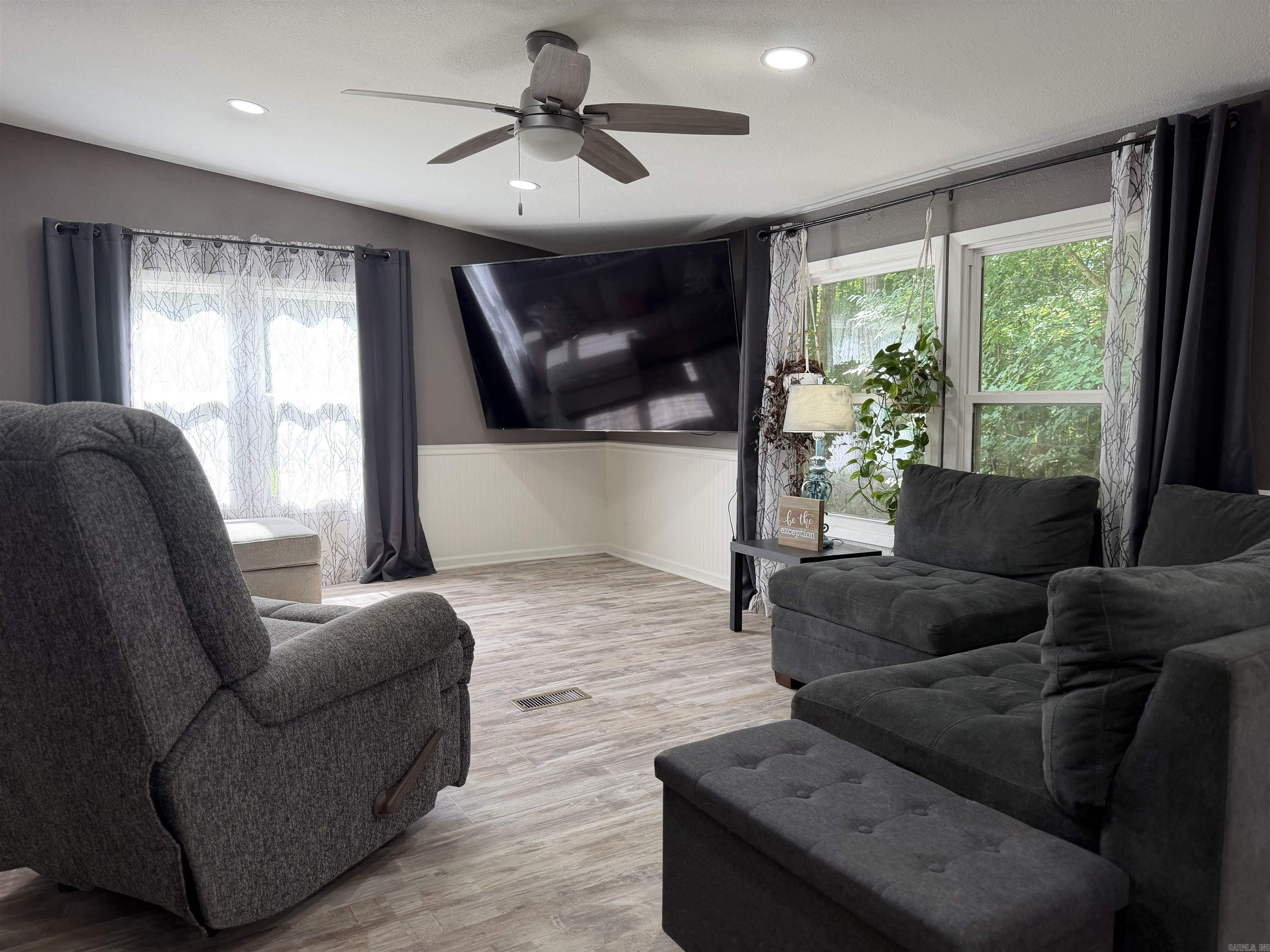 2358 Thunderbird Loop Property Photo 13
