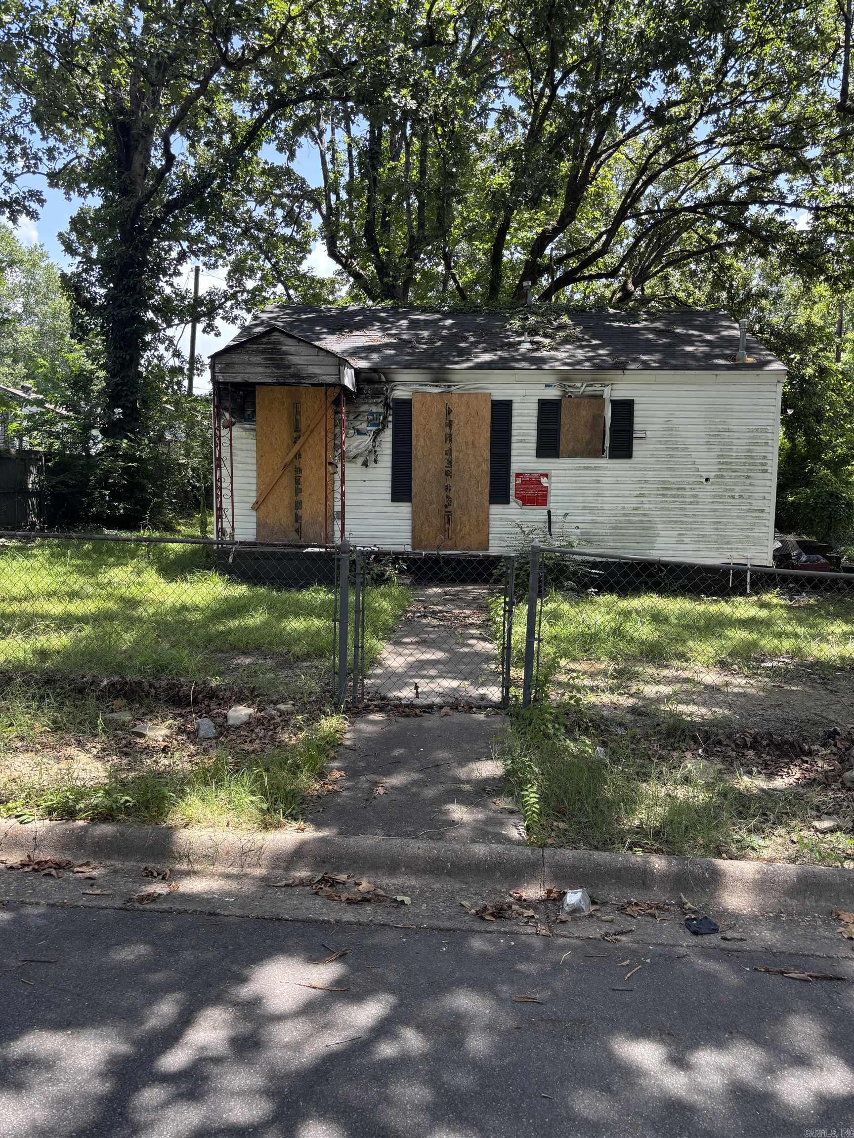 2807 Madison Street Property Photo 3