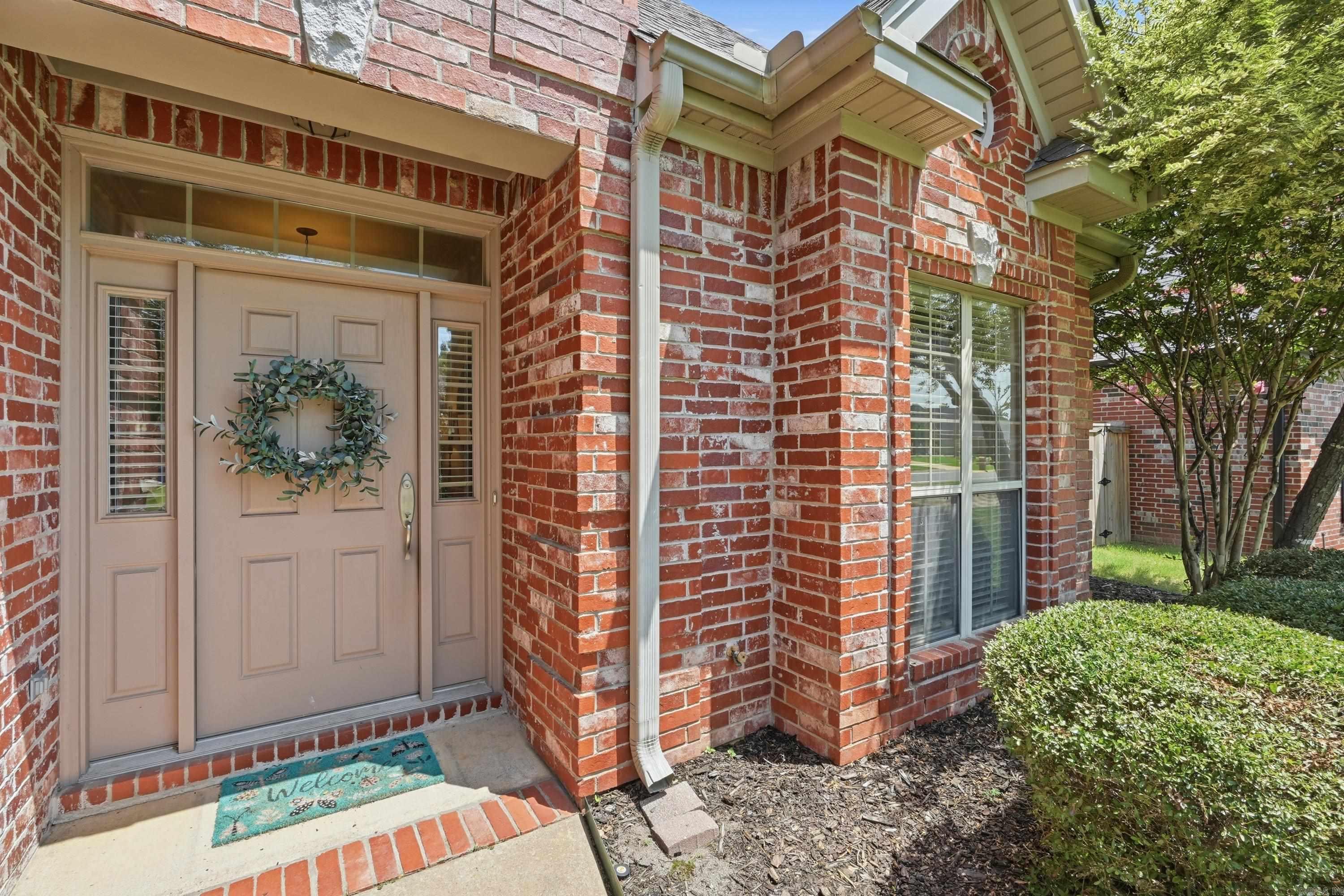 135 Marseille Drive Property Photo 3
