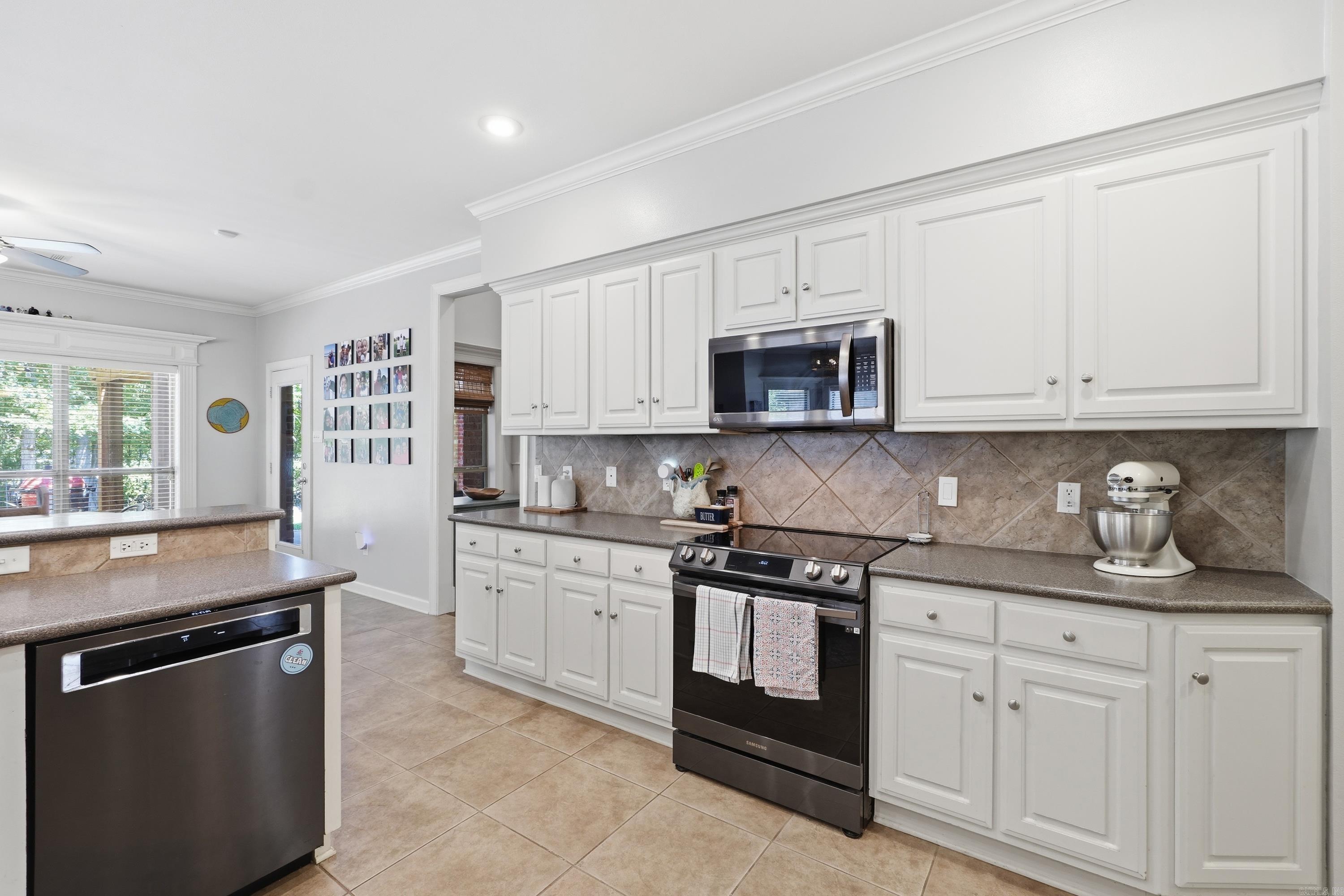 135 Marseille Drive Property Photo 15