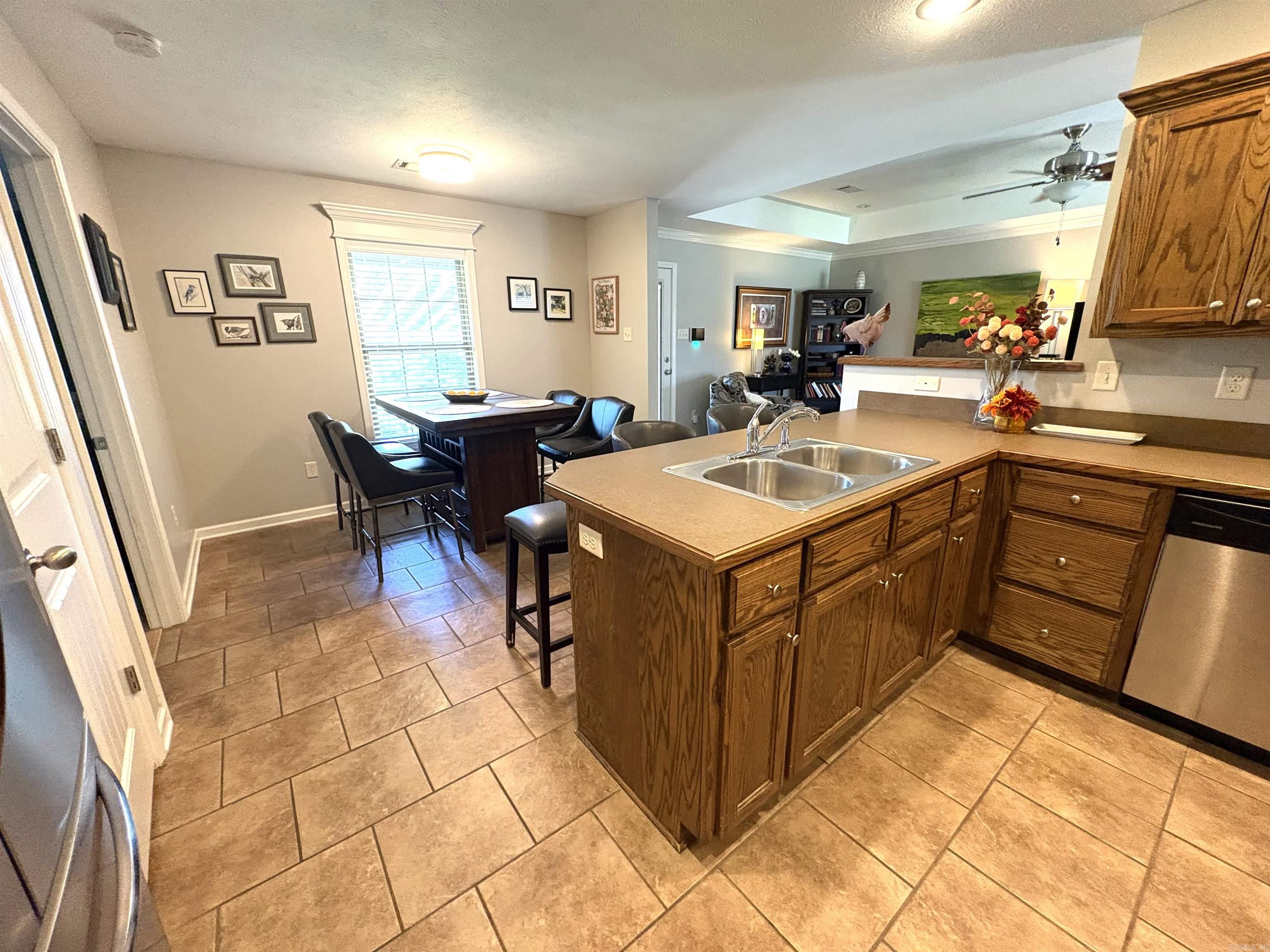 612 Sanibel Street Property Photo 8