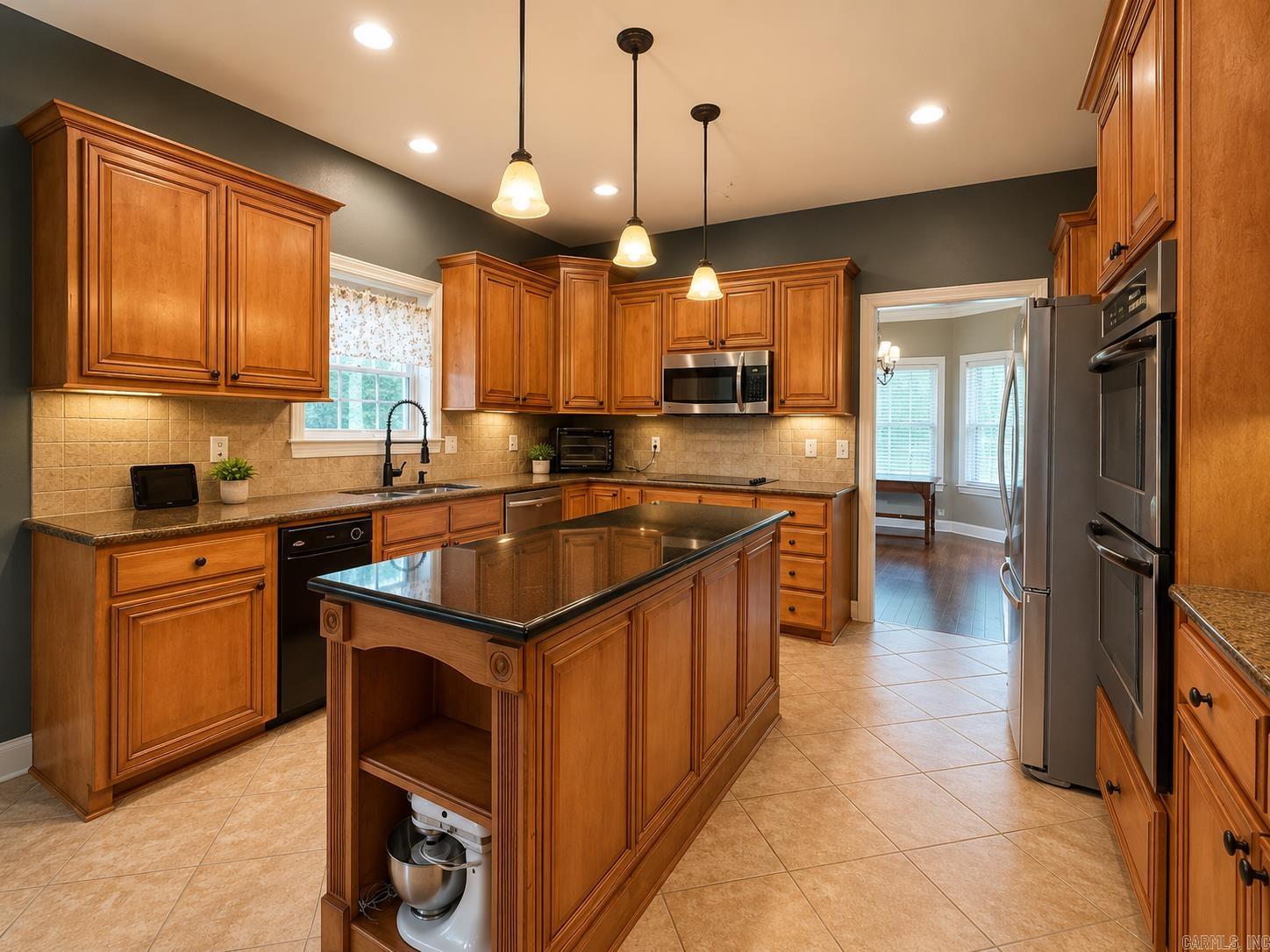 104 Leigh Circle Property Photo 3