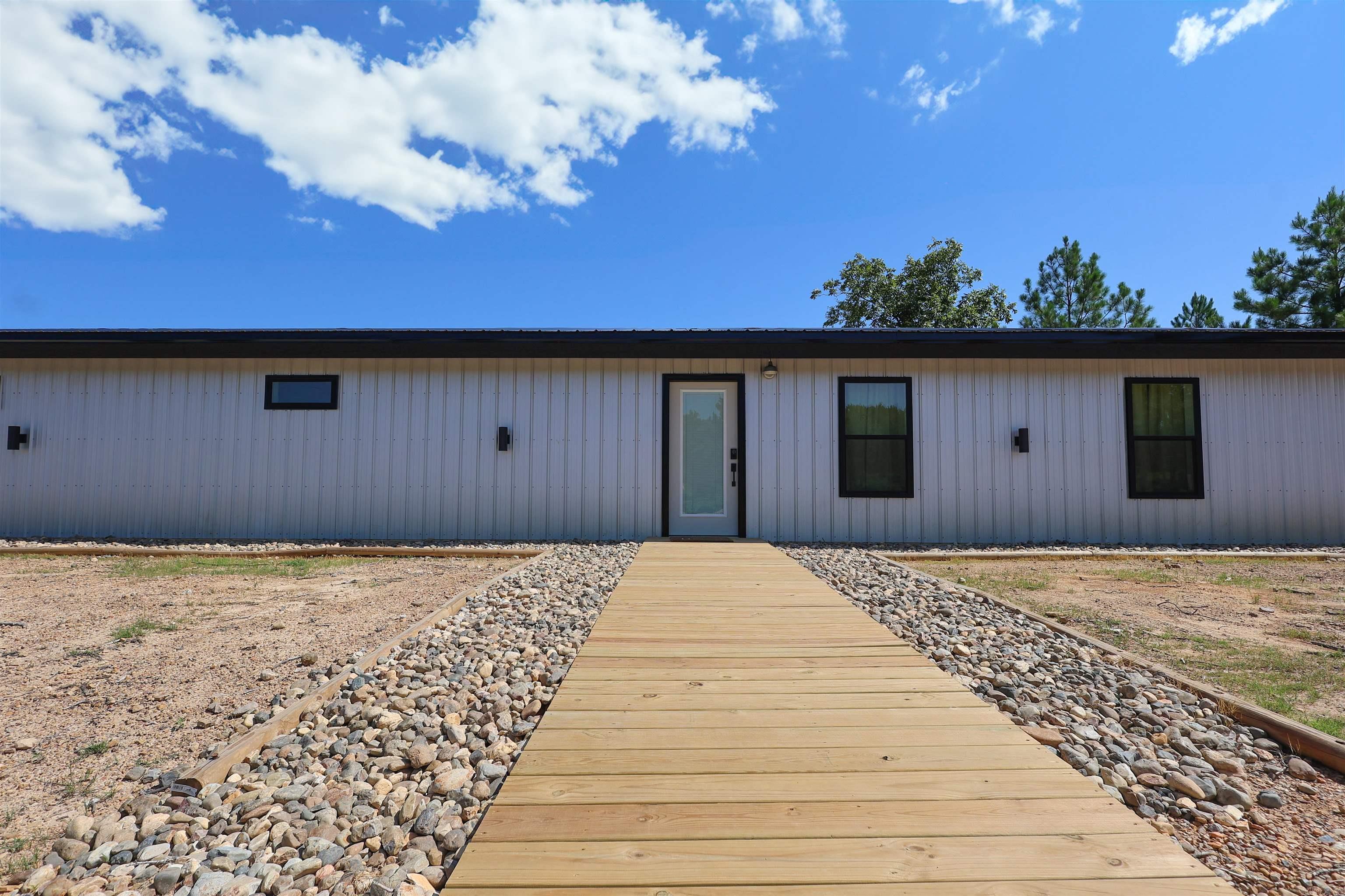 18 Remi Road Property Photo 14