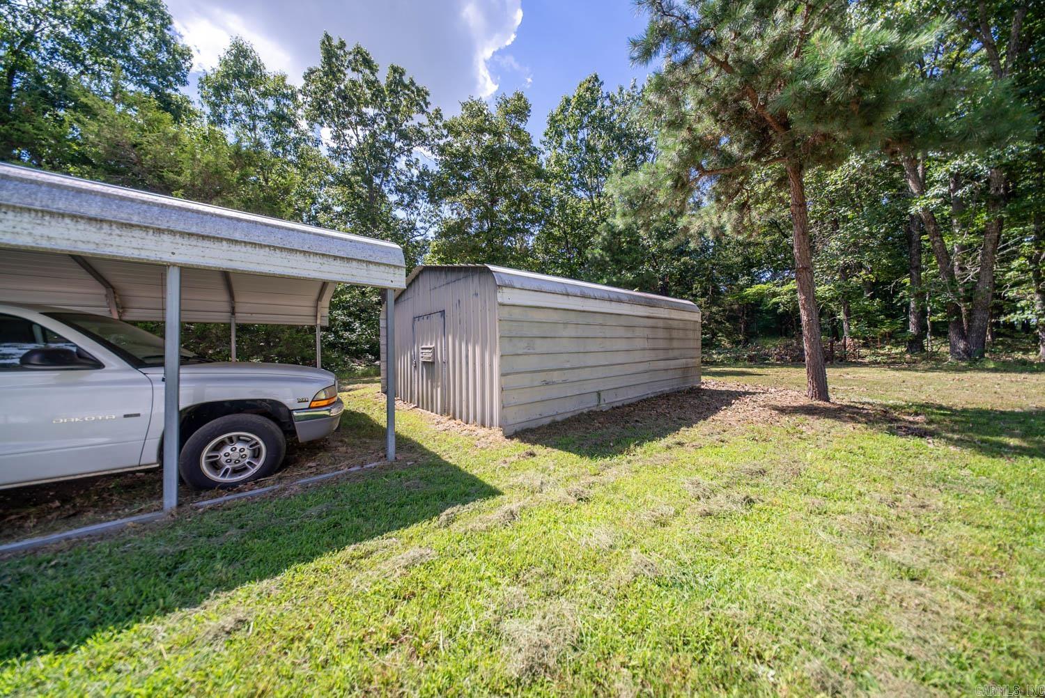 310 County Road 343 Property Photo 6