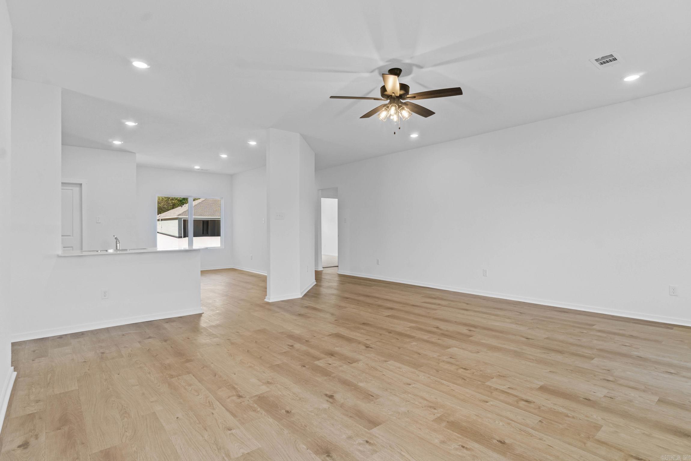 1404 Manor Oaks Boulevard Property Photo 8