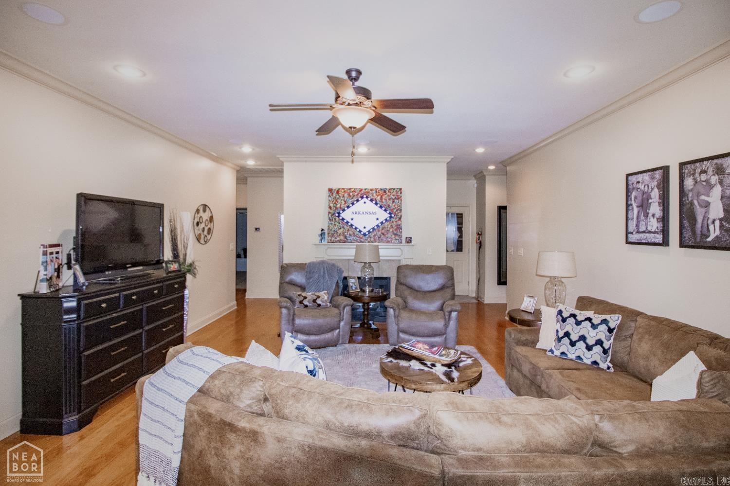 4717 Lochmoor Circle Property Photo 3