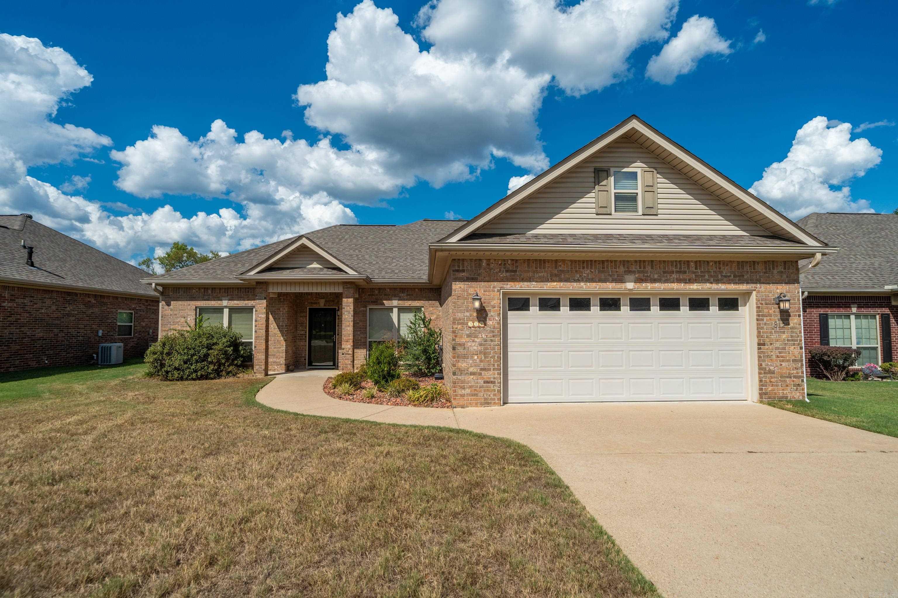 312 Willowbend Circle Property Photo 1