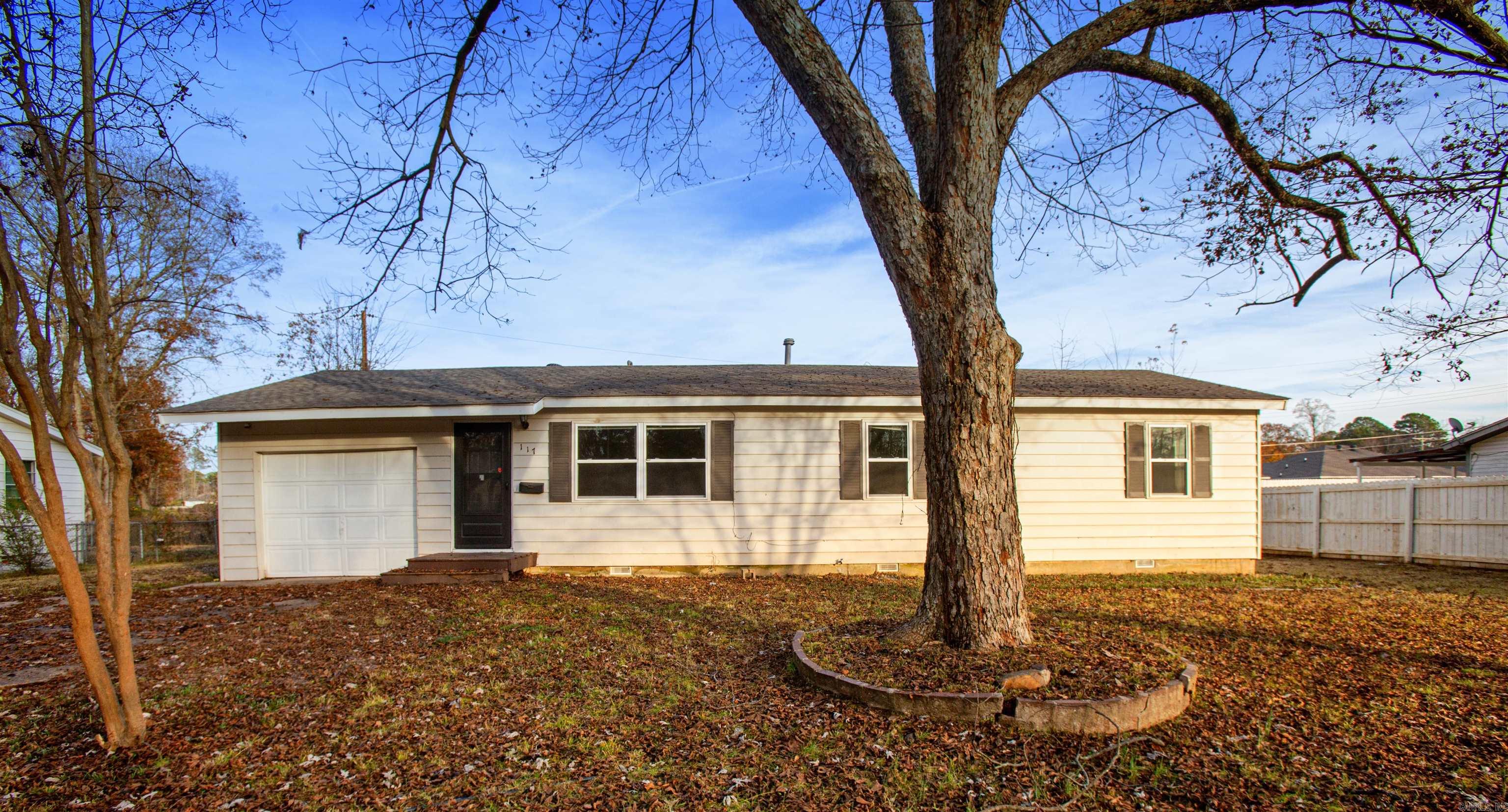 117 Laurel Street Property Photo 1