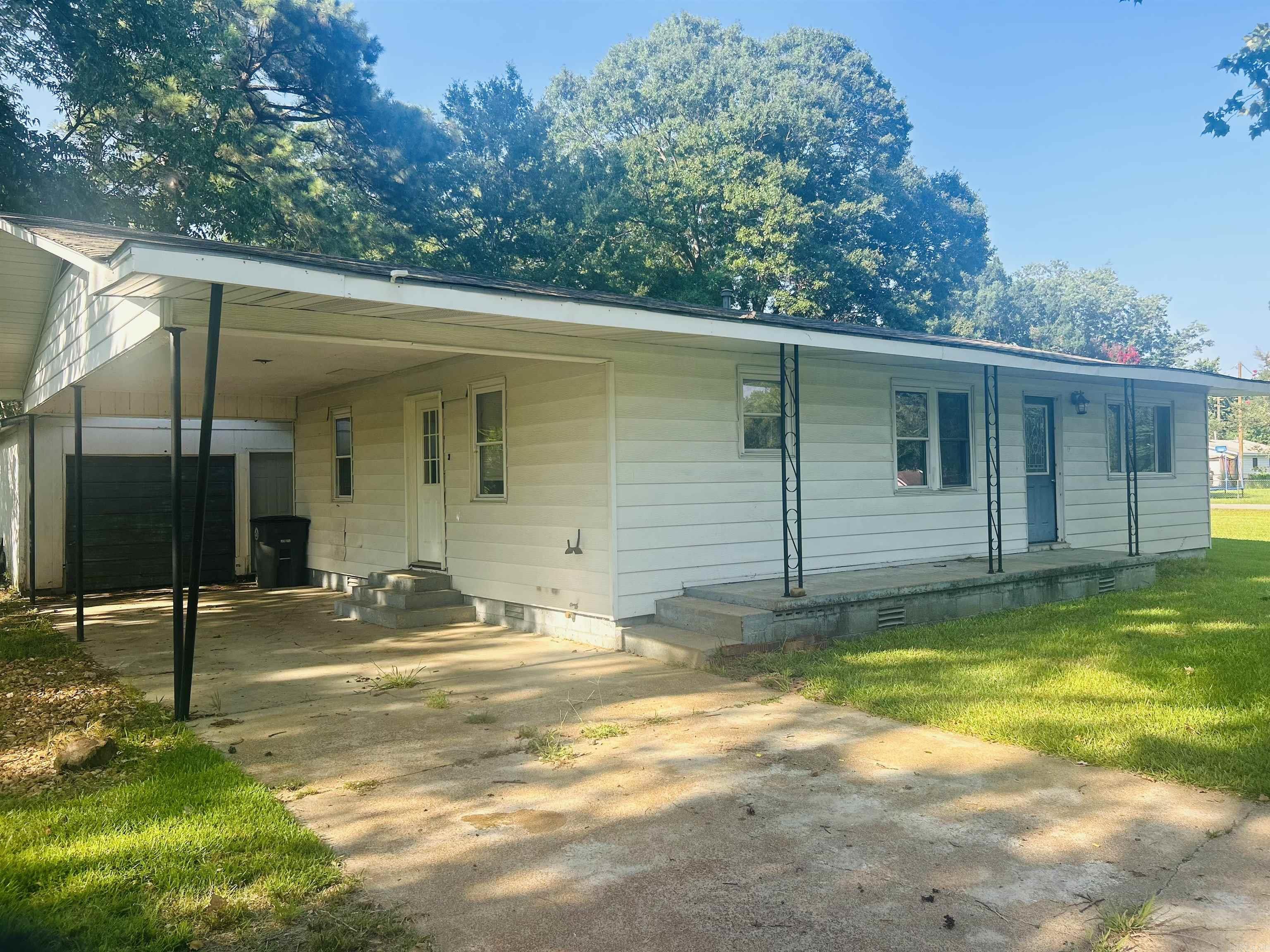702 King Ave Property Photo 2