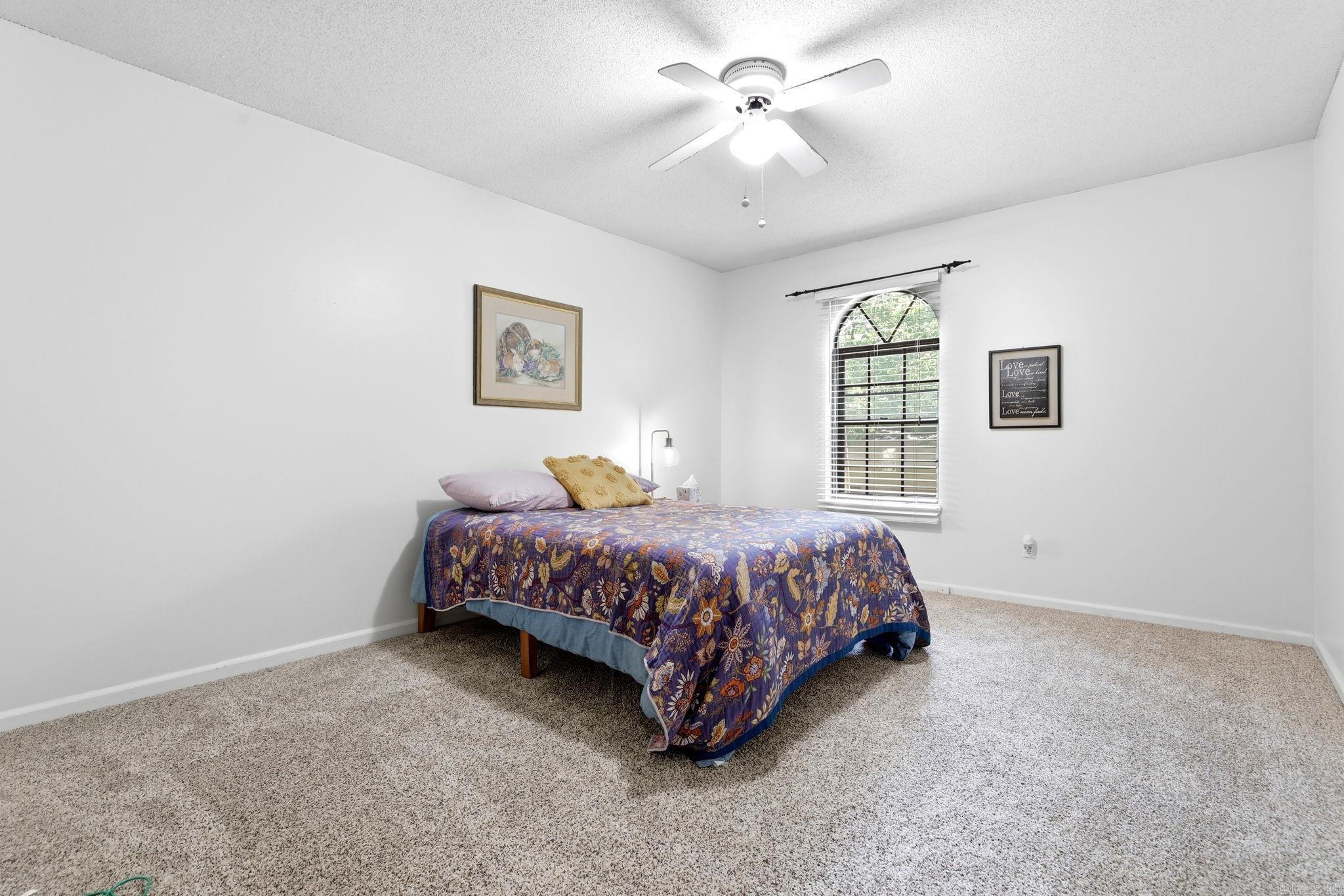 12 Kings Court Property Photo 27