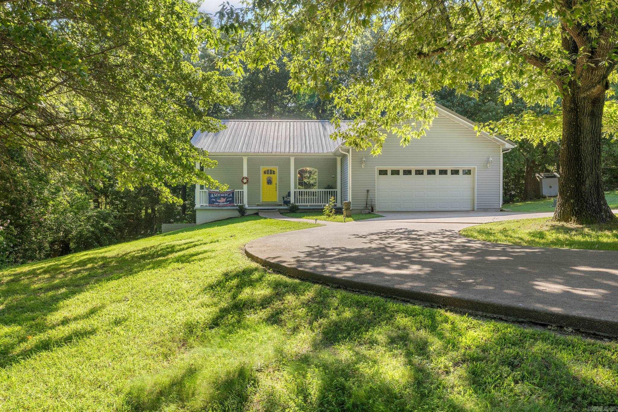 416 Meadow Lark Drive Property Photo 3