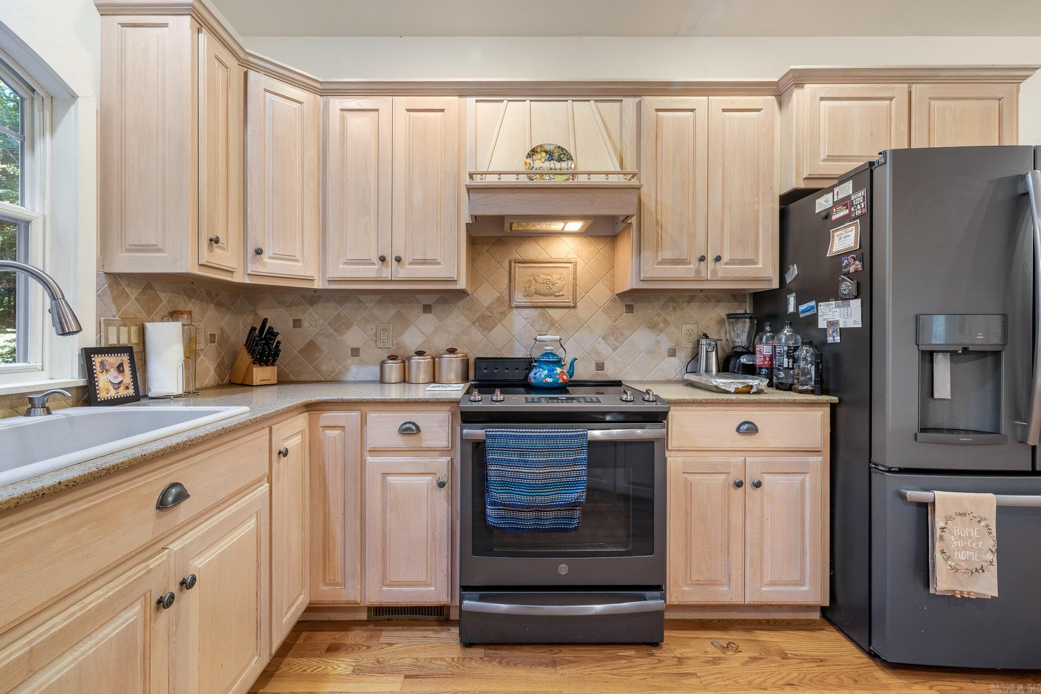 416 Meadow Lark Drive Property Photo 10