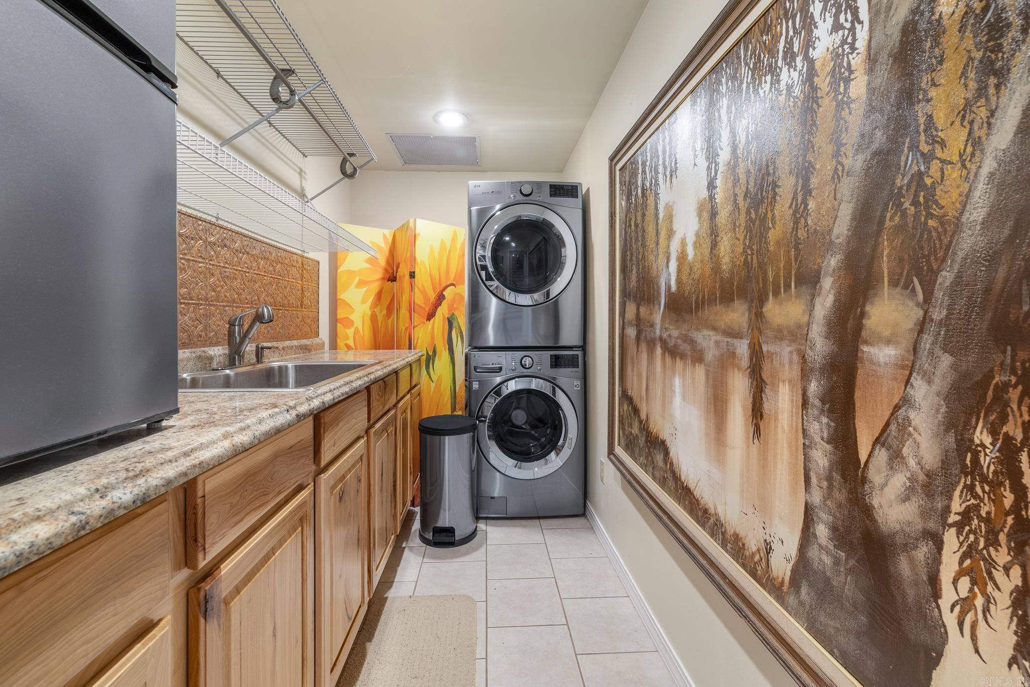 416 Meadow Lark Drive Property Photo 18