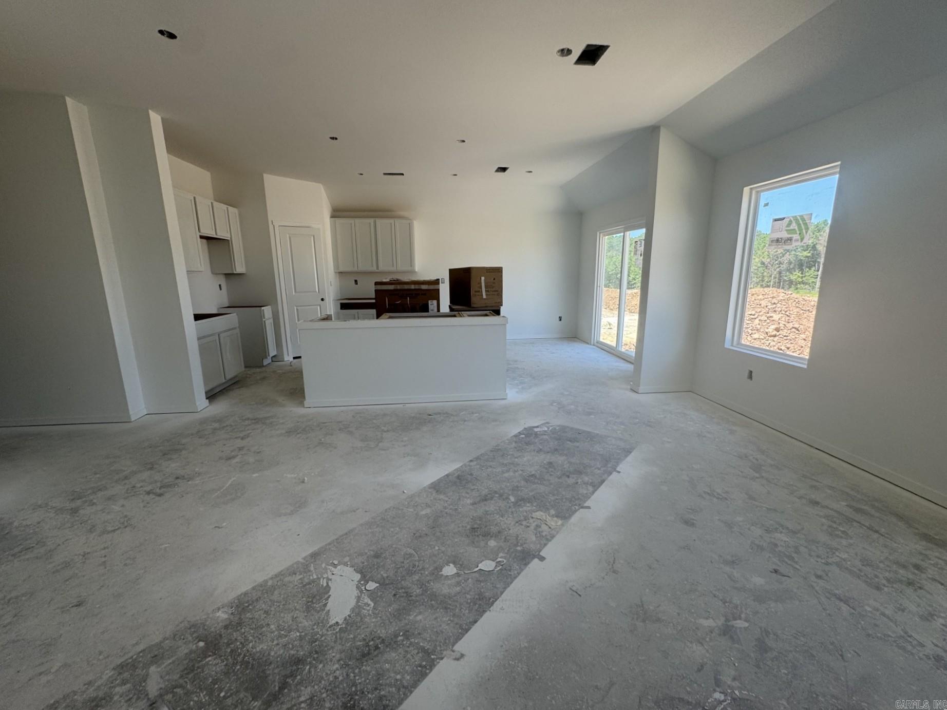 6096 Croft Avenue Property Photo 4