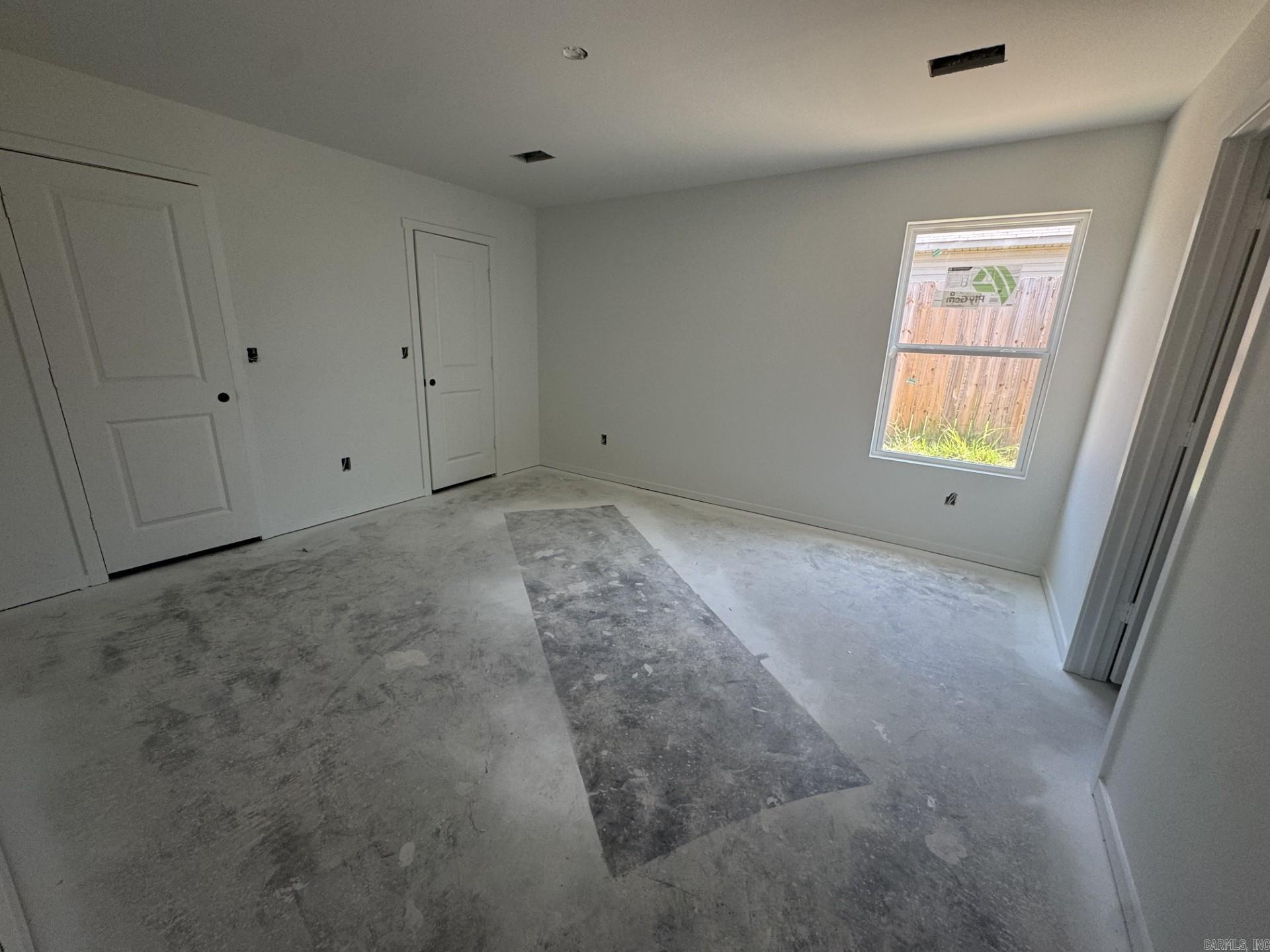 6096 Croft Avenue Property Photo 6