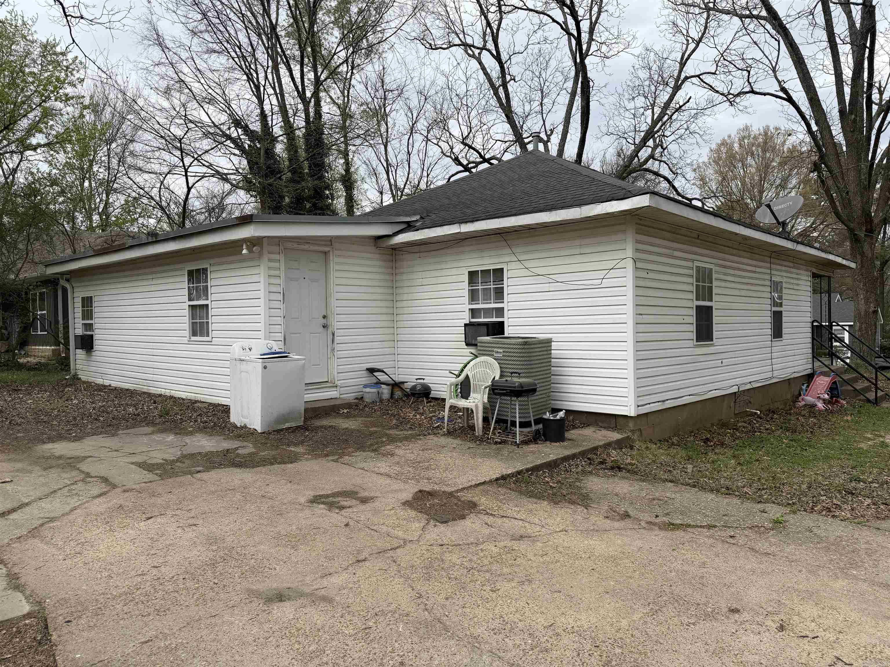 1405 W Washington Property Photo 3