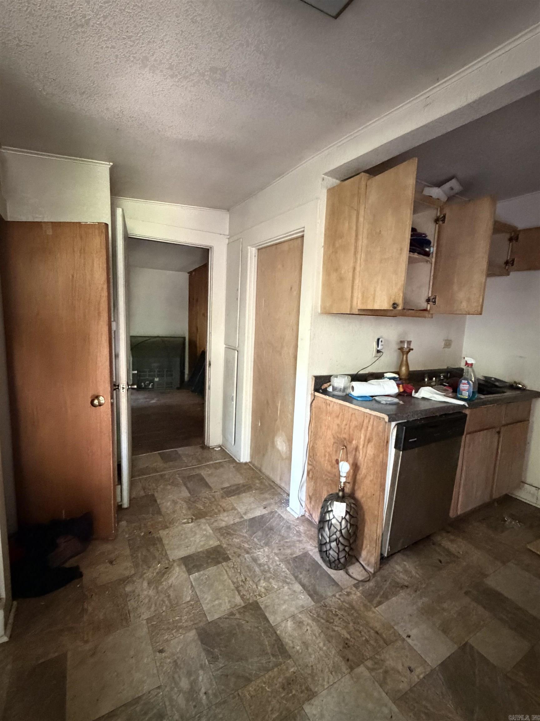 1405 W Washington Property Photo 8