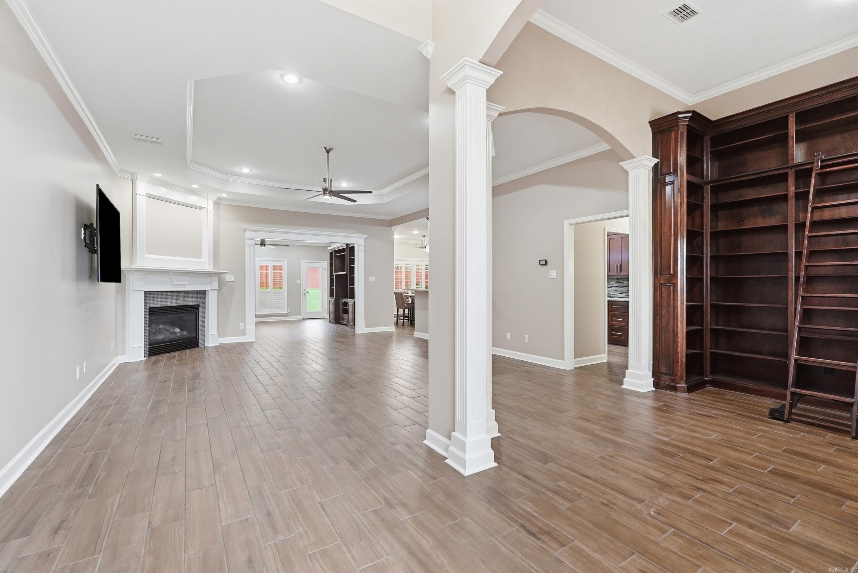 5053 Silver Oak Drive Property Photo 4