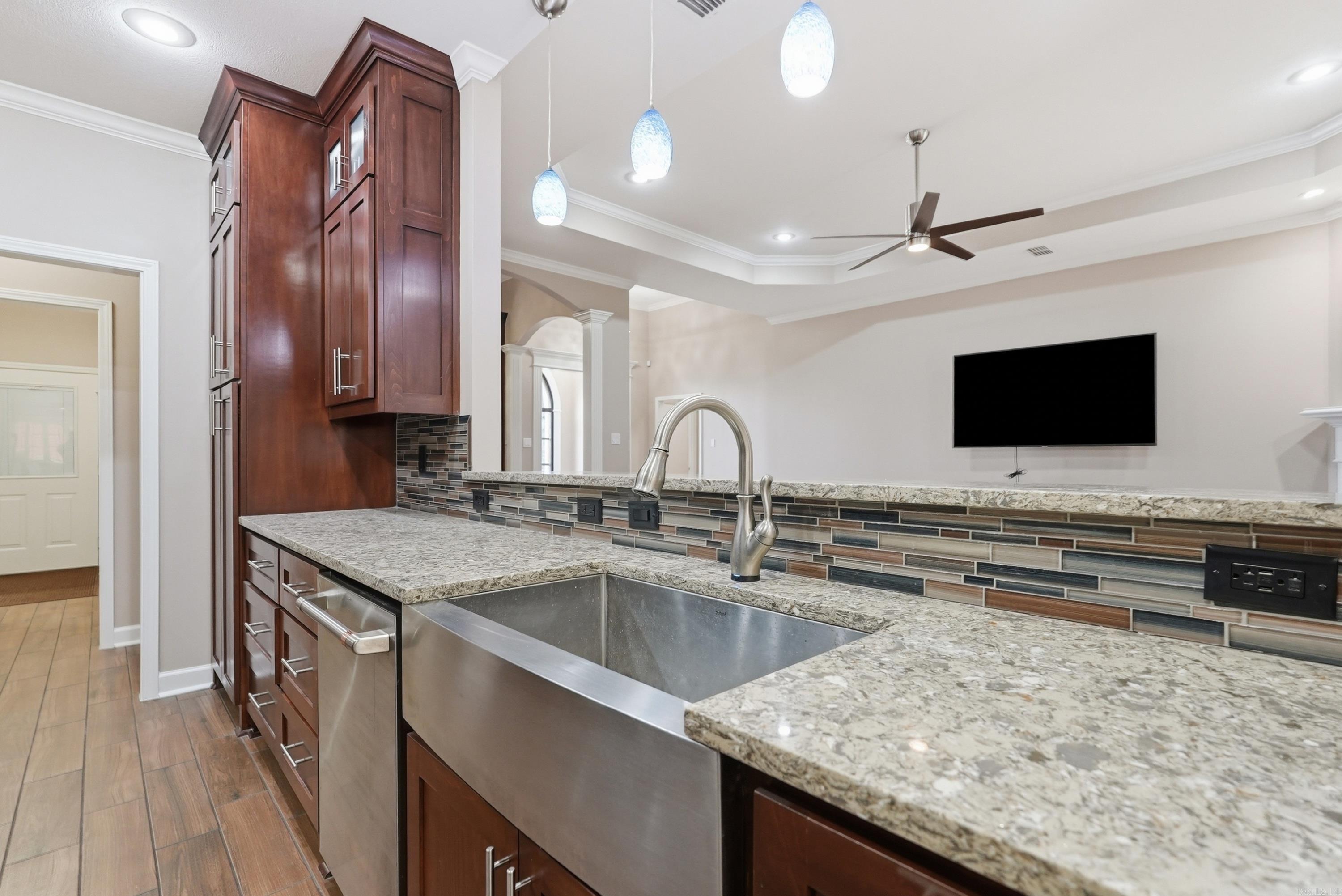 5053 Silver Oak Drive Property Photo 11