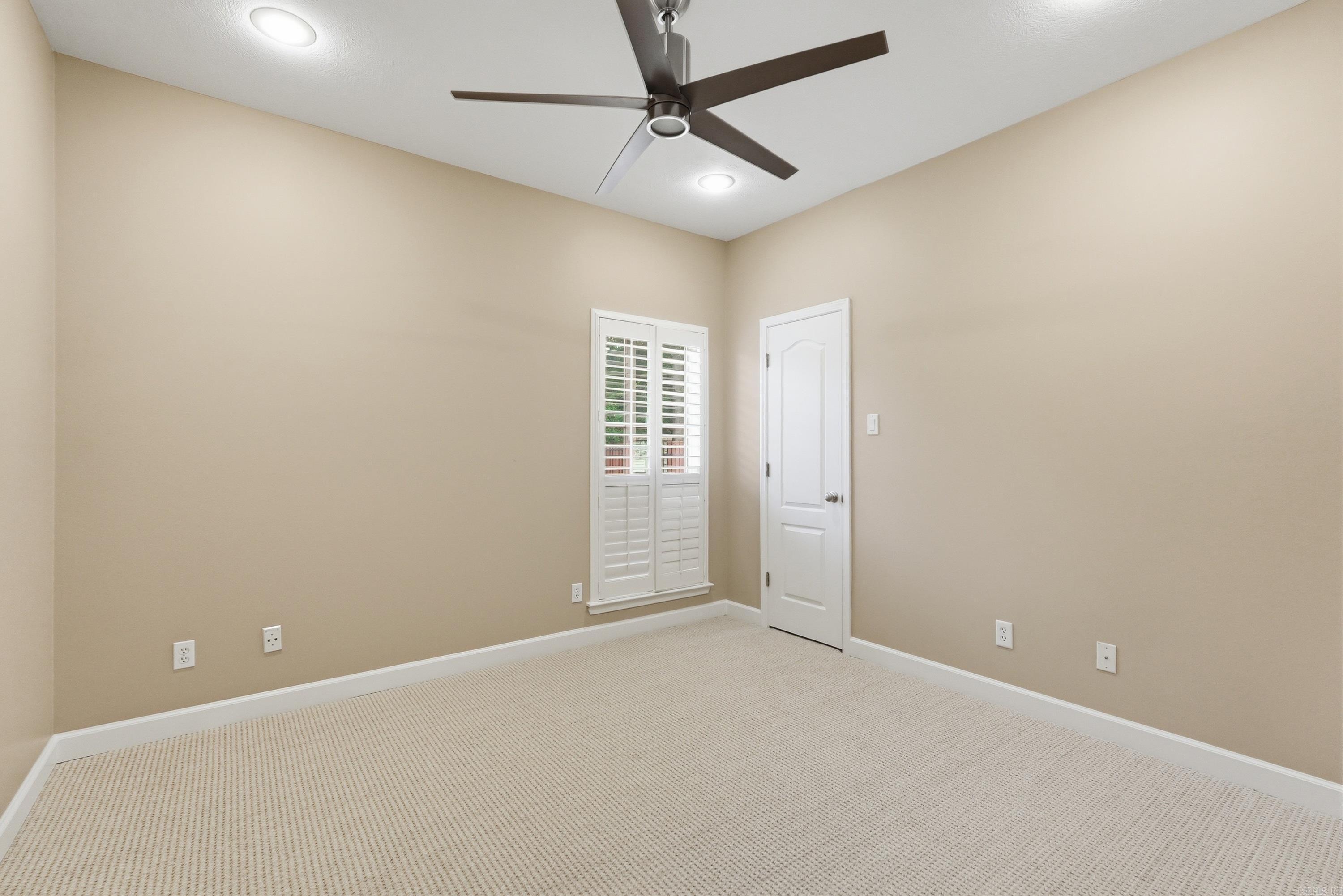 5053 Silver Oak Drive Property Photo 33
