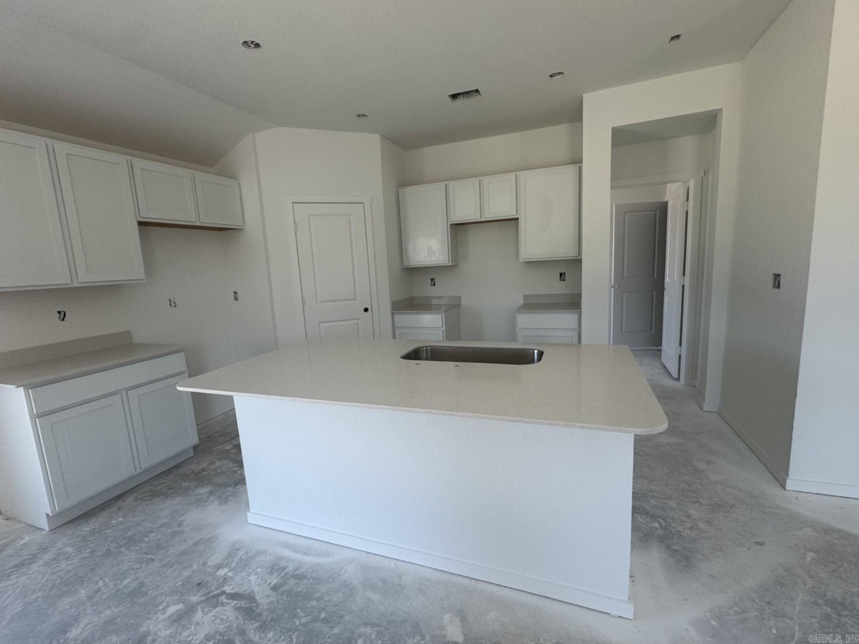6112 Croft Avenue Property Photo 4