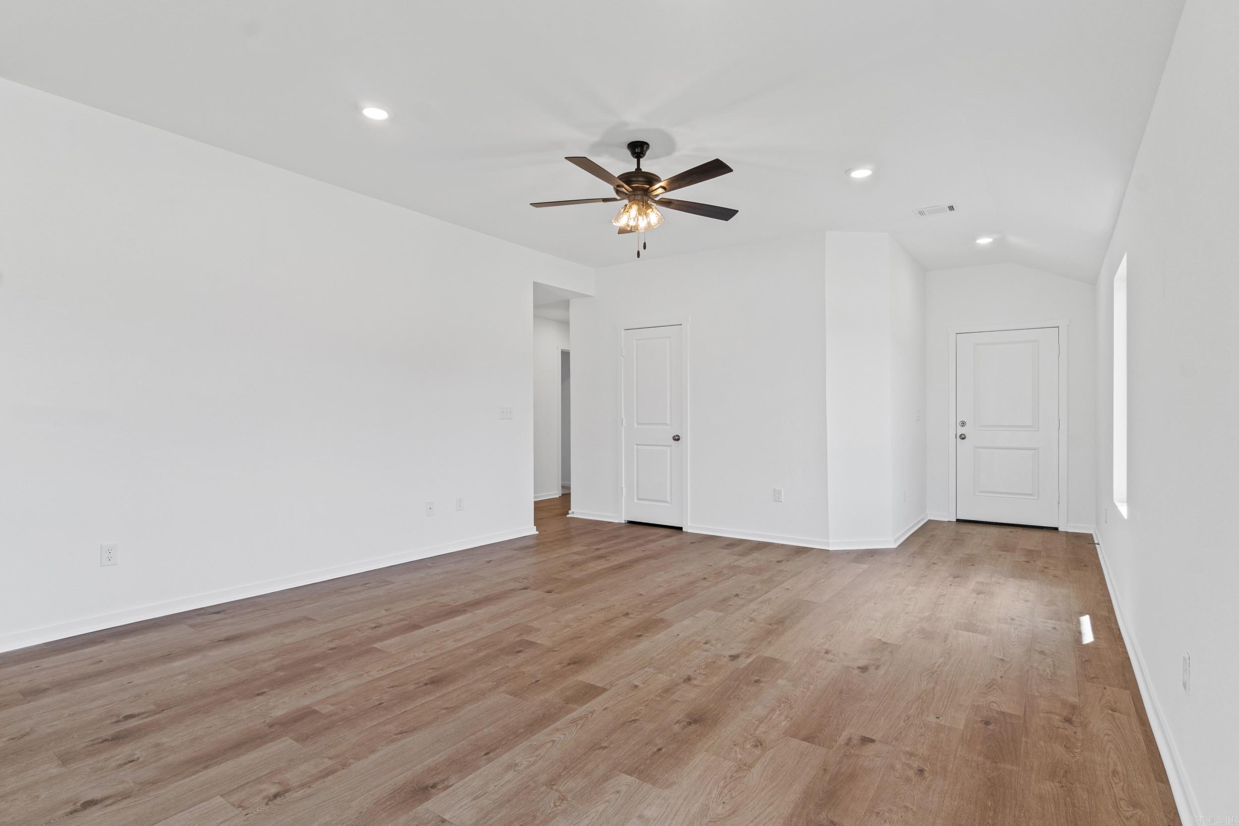 6112 Croft Avenue Property Photo 6