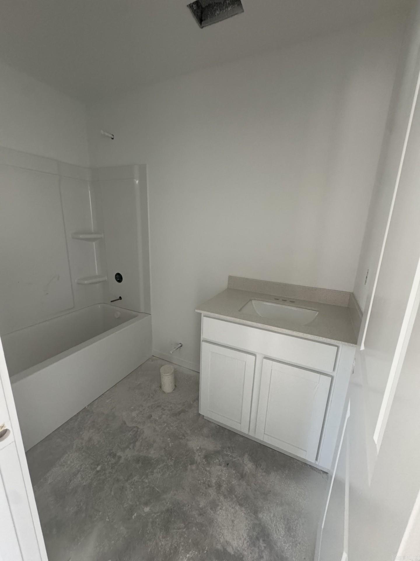 6112 Croft Avenue Property Photo 7