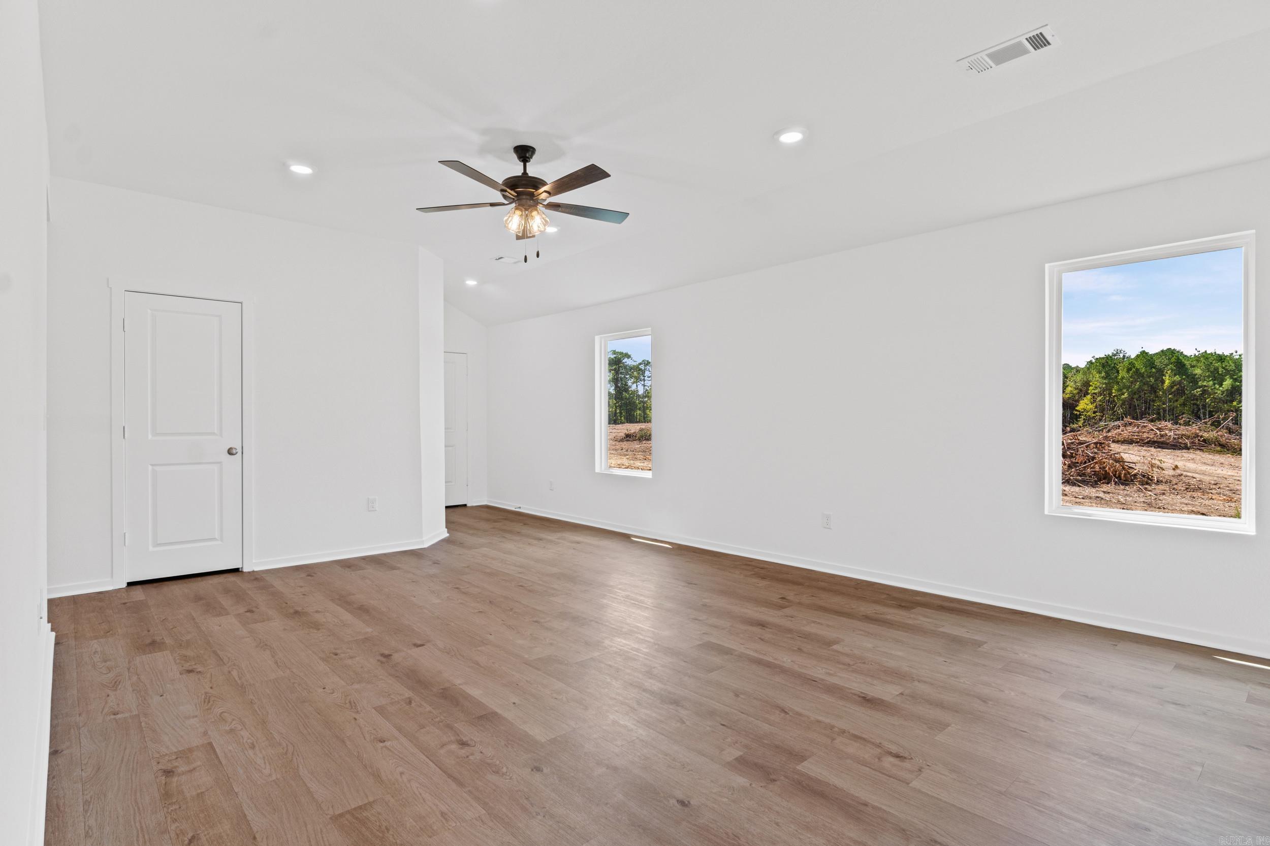 6112 Croft Avenue Property Photo 7