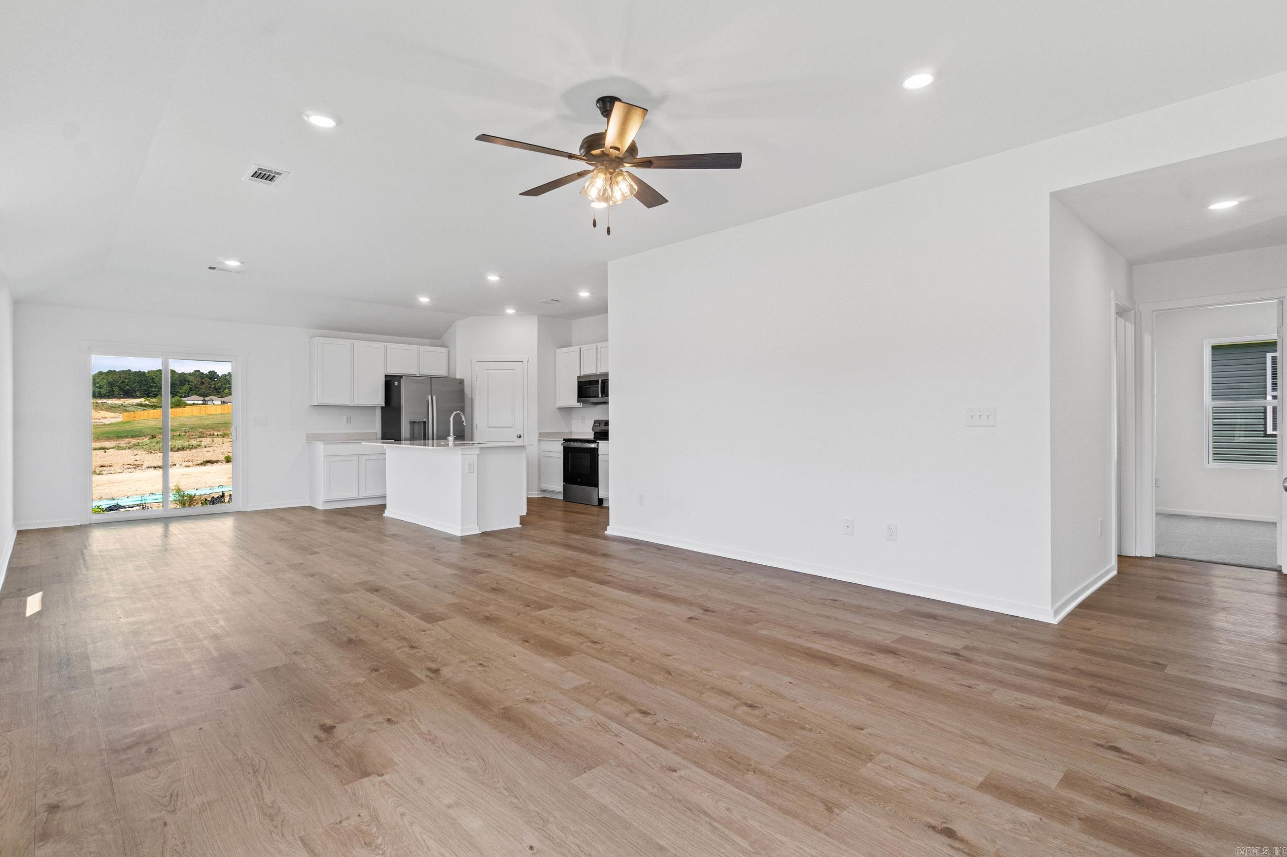 6112 Croft Avenue Property Photo 9