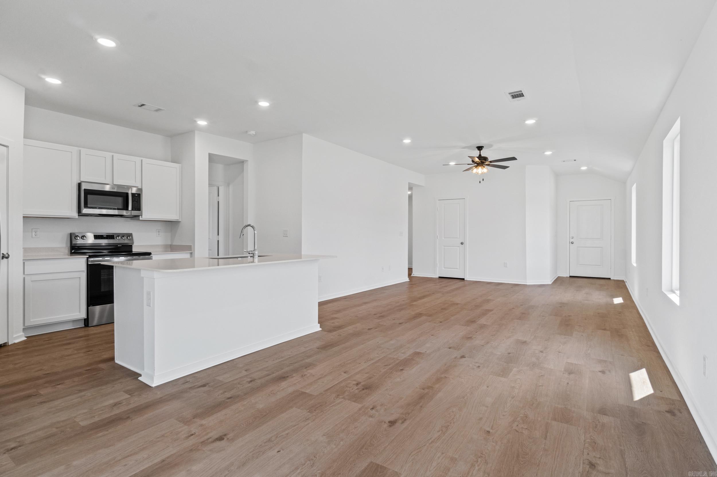 6112 Croft Avenue Property Photo 16