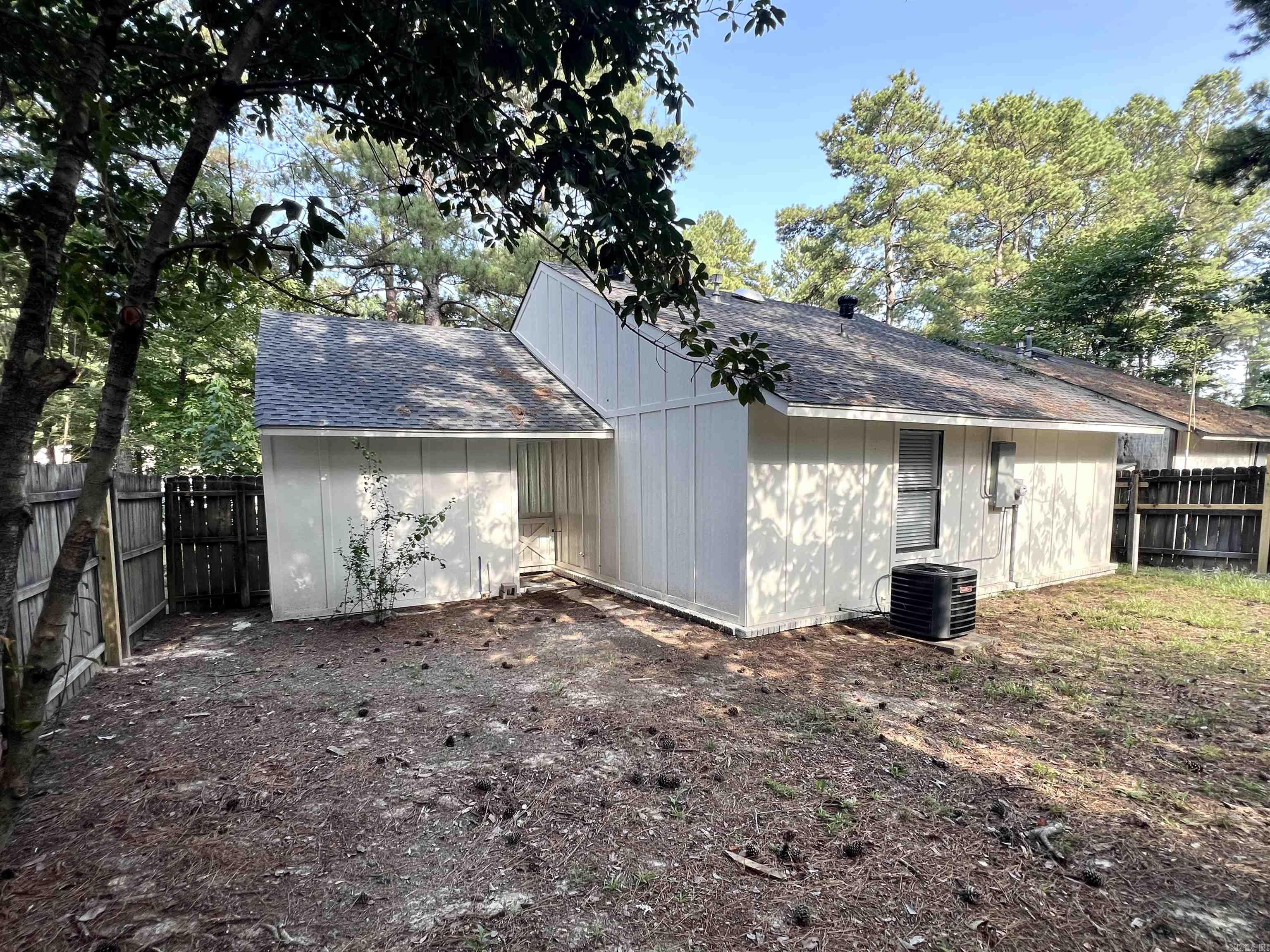 11612 Warren Road Property Photo 36