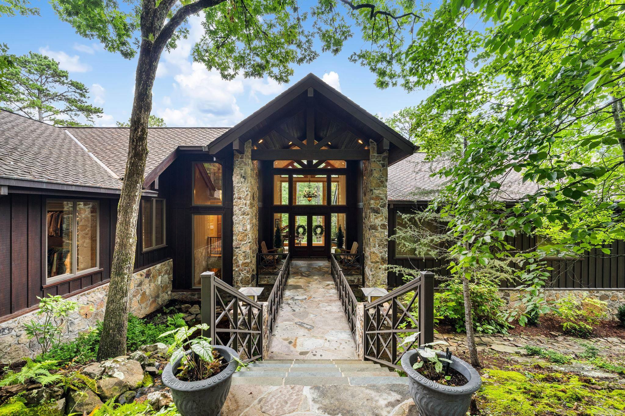 1580 Tannenbaum Road Property Photo 1