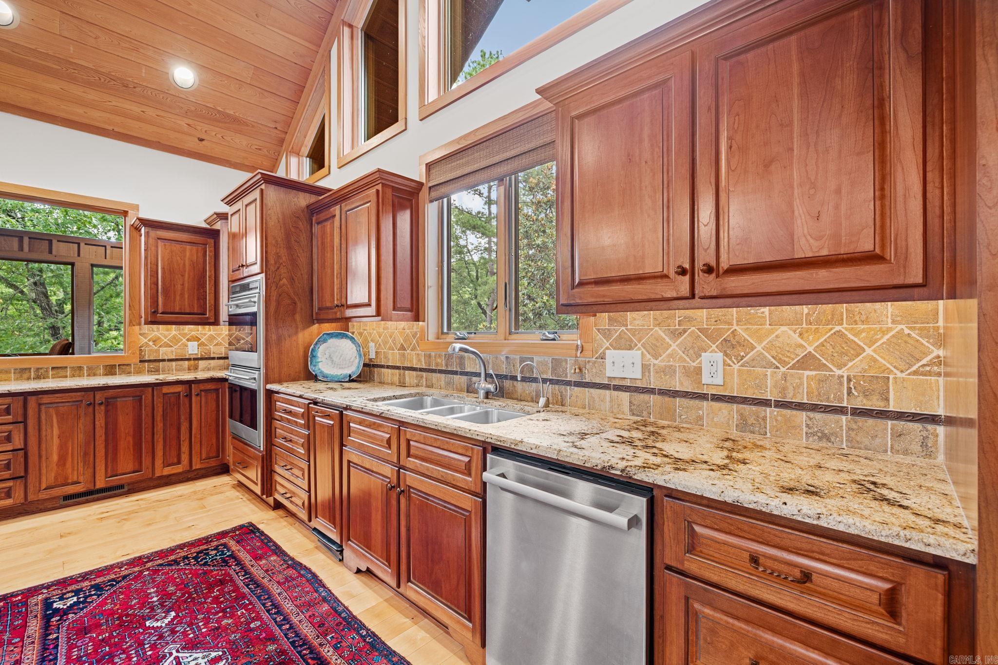 1580 Tannenbaum Road Property Photo 9