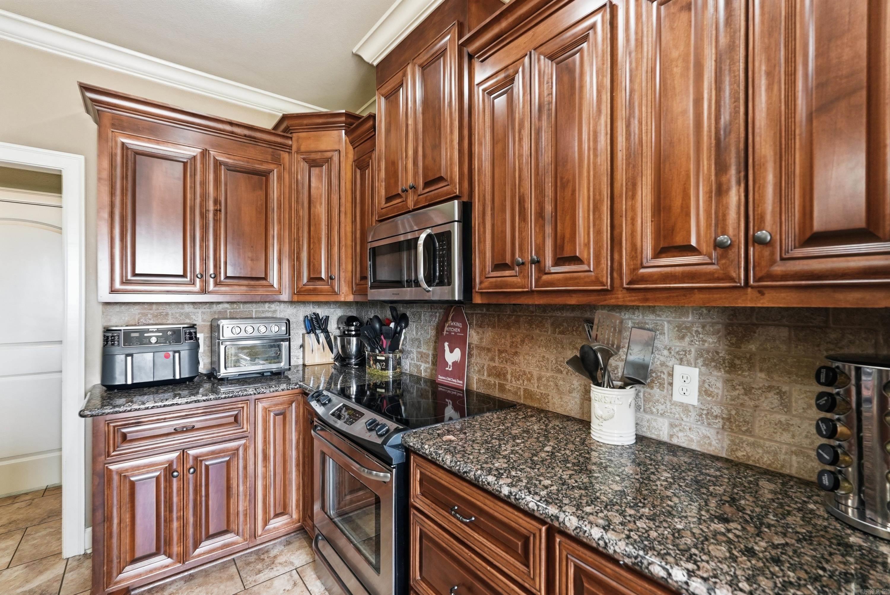 10 Parkway Road Property Photo 10