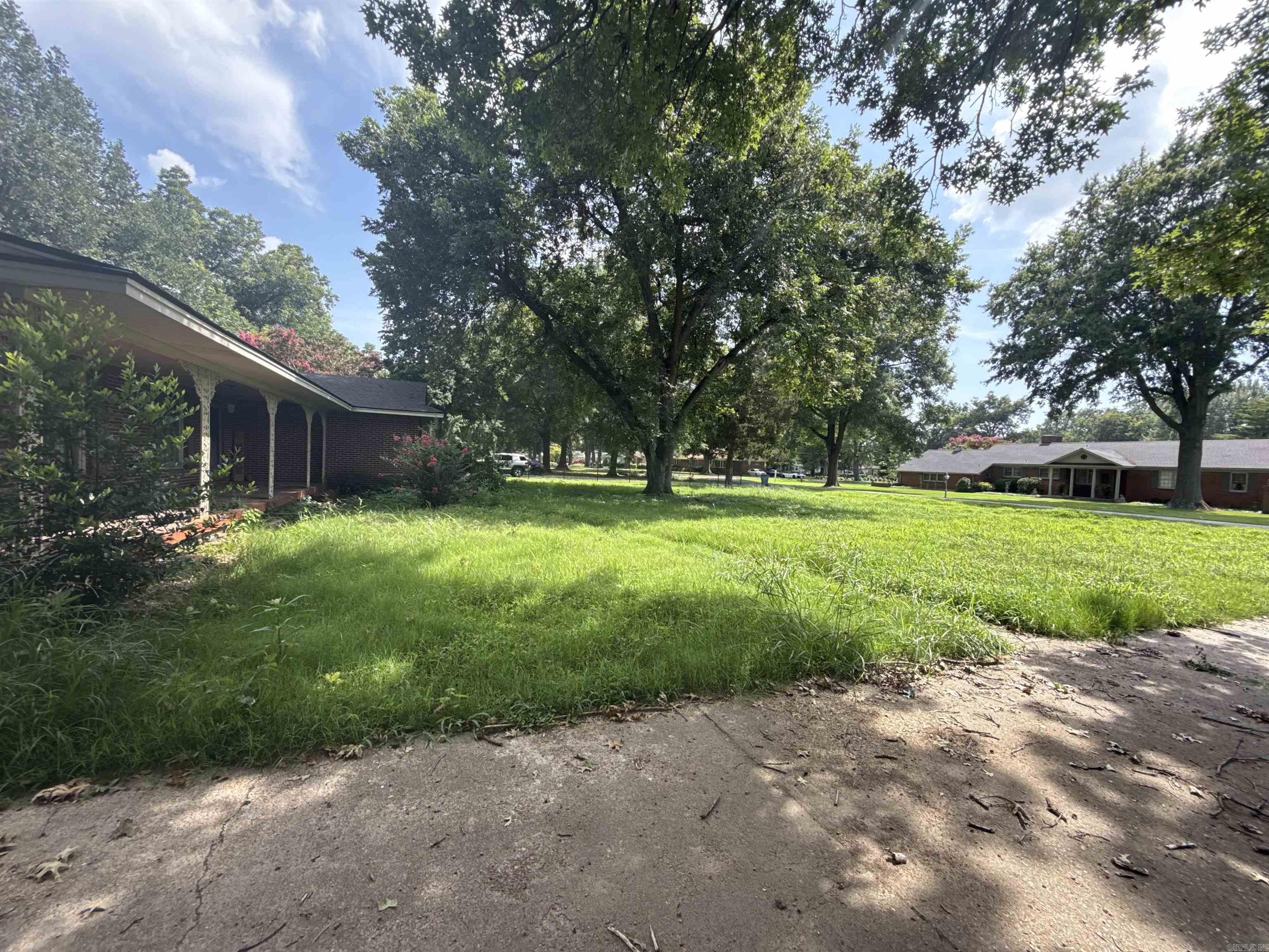 123 East Drive Property Photo 2