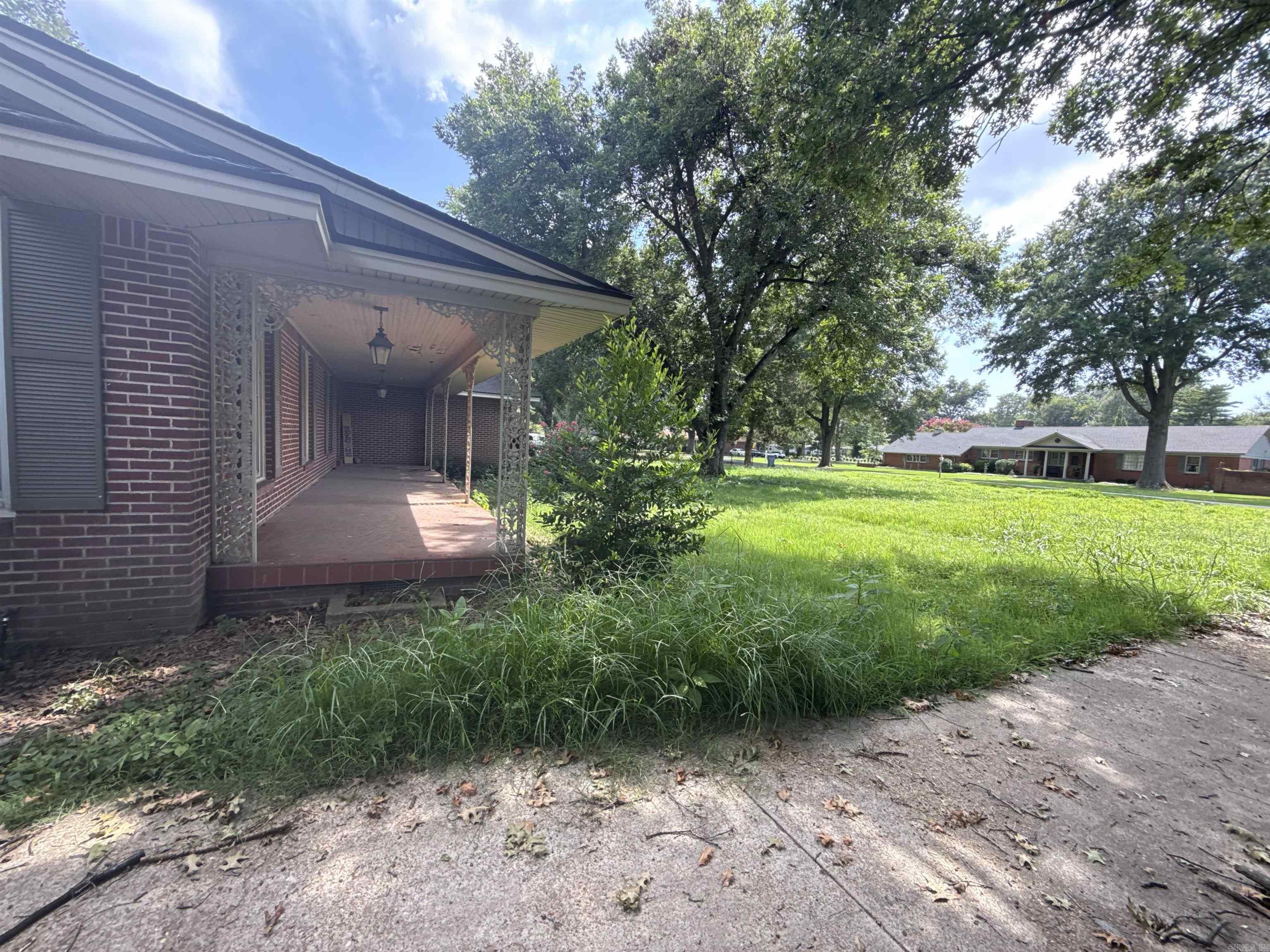 123 East Drive Property Photo 3