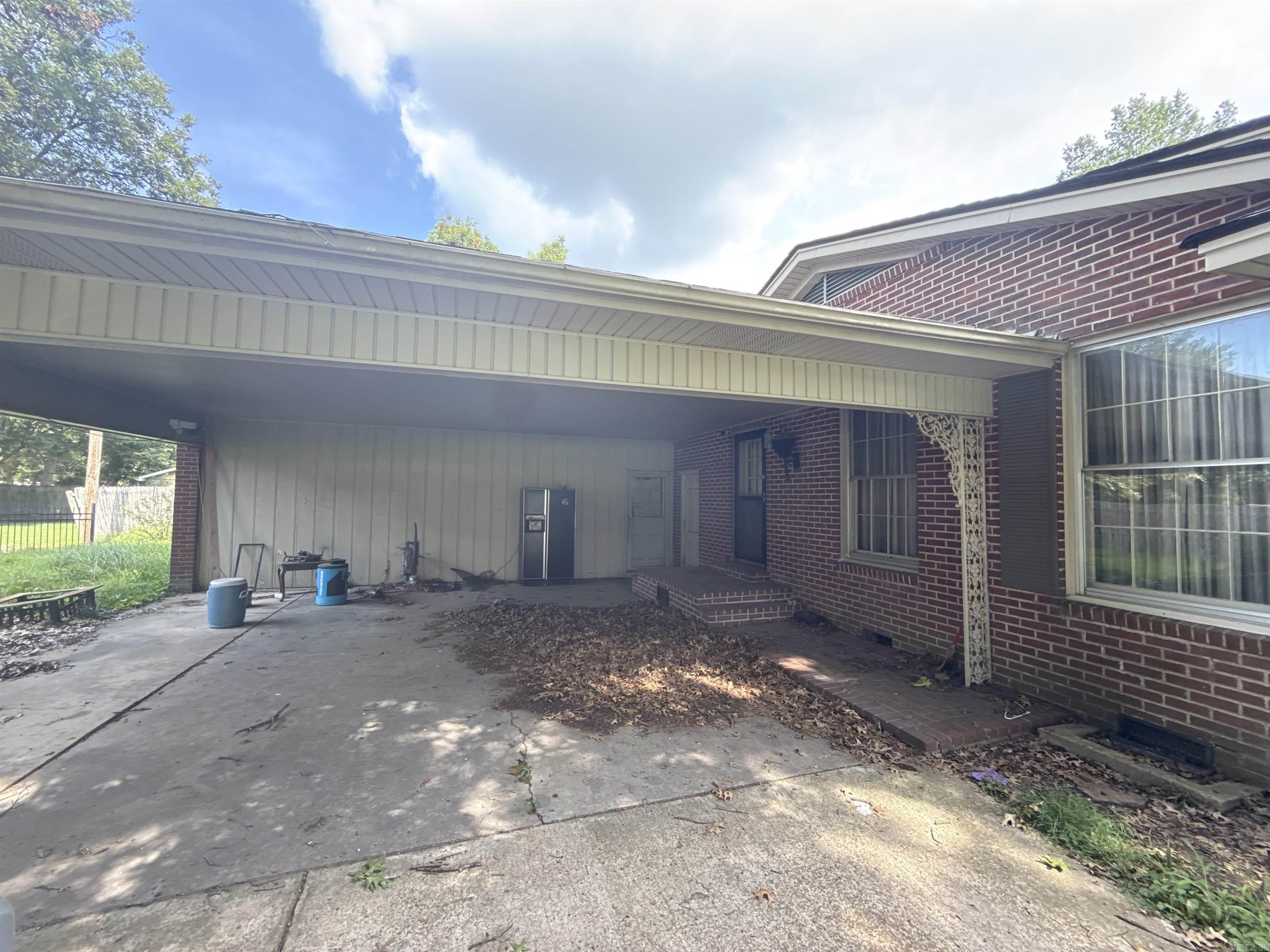 123 East Drive Property Photo 4