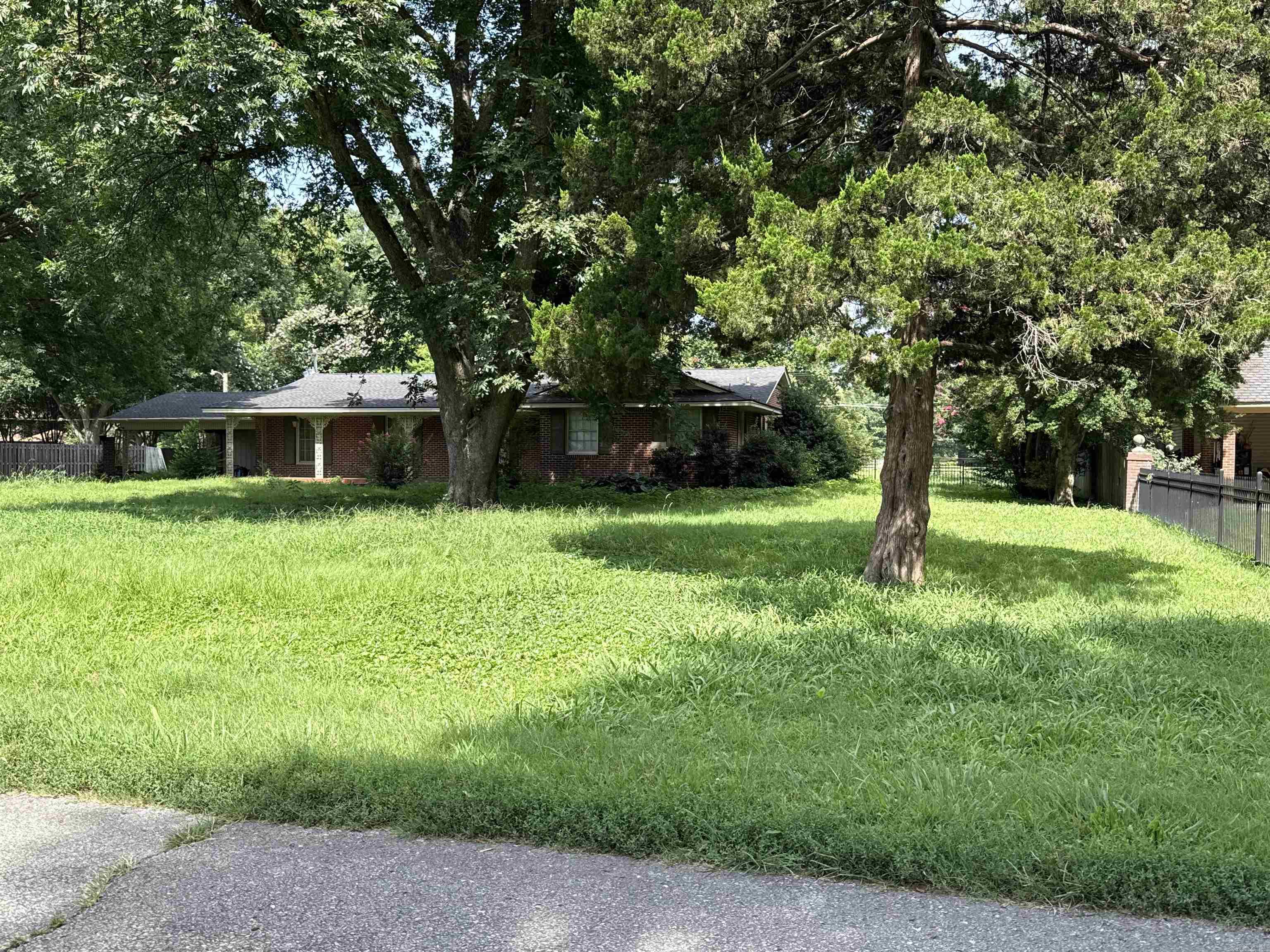 123 East Drive Property Photo 5