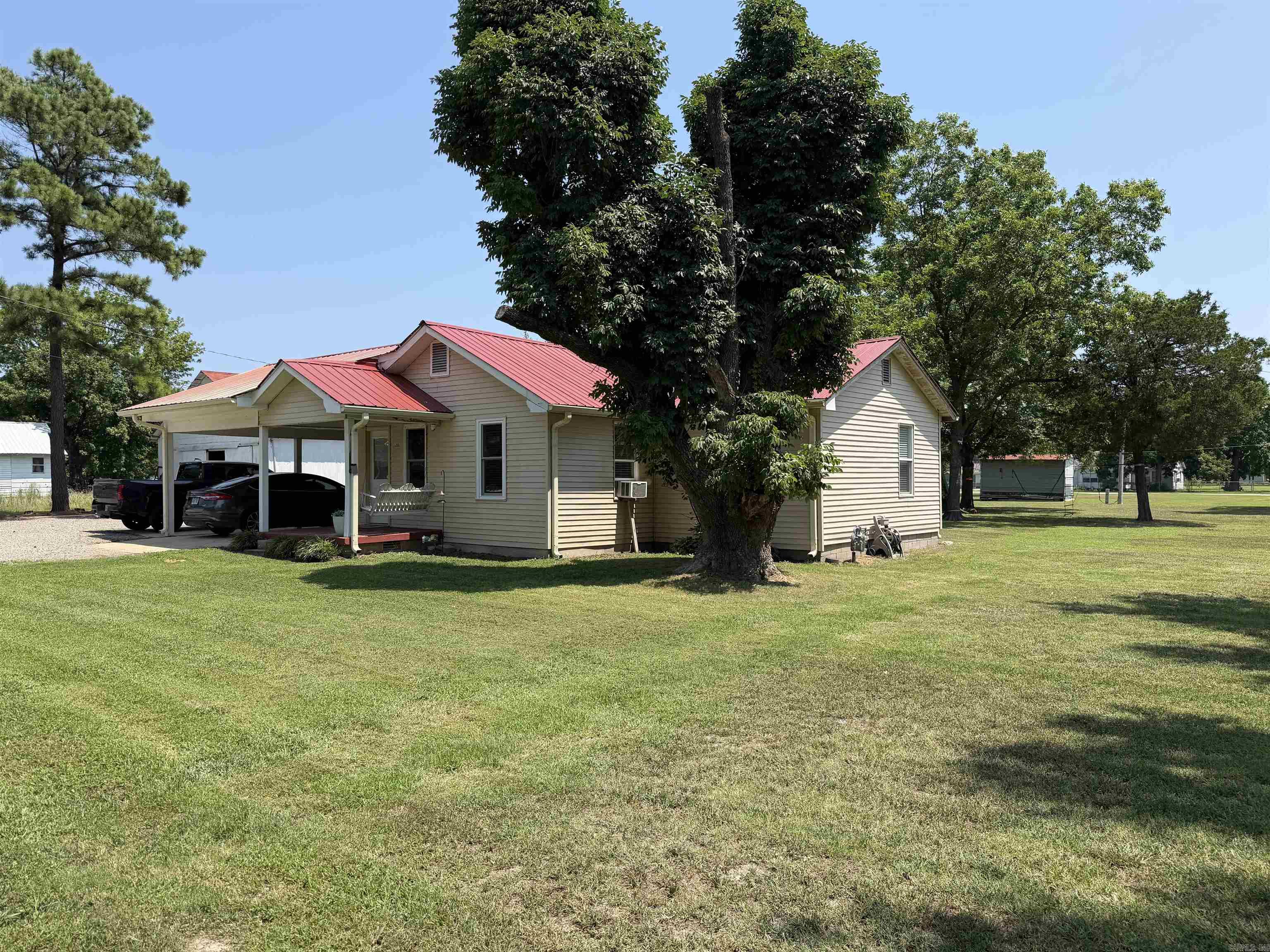 1205 S Dodd Street Property Photo 4