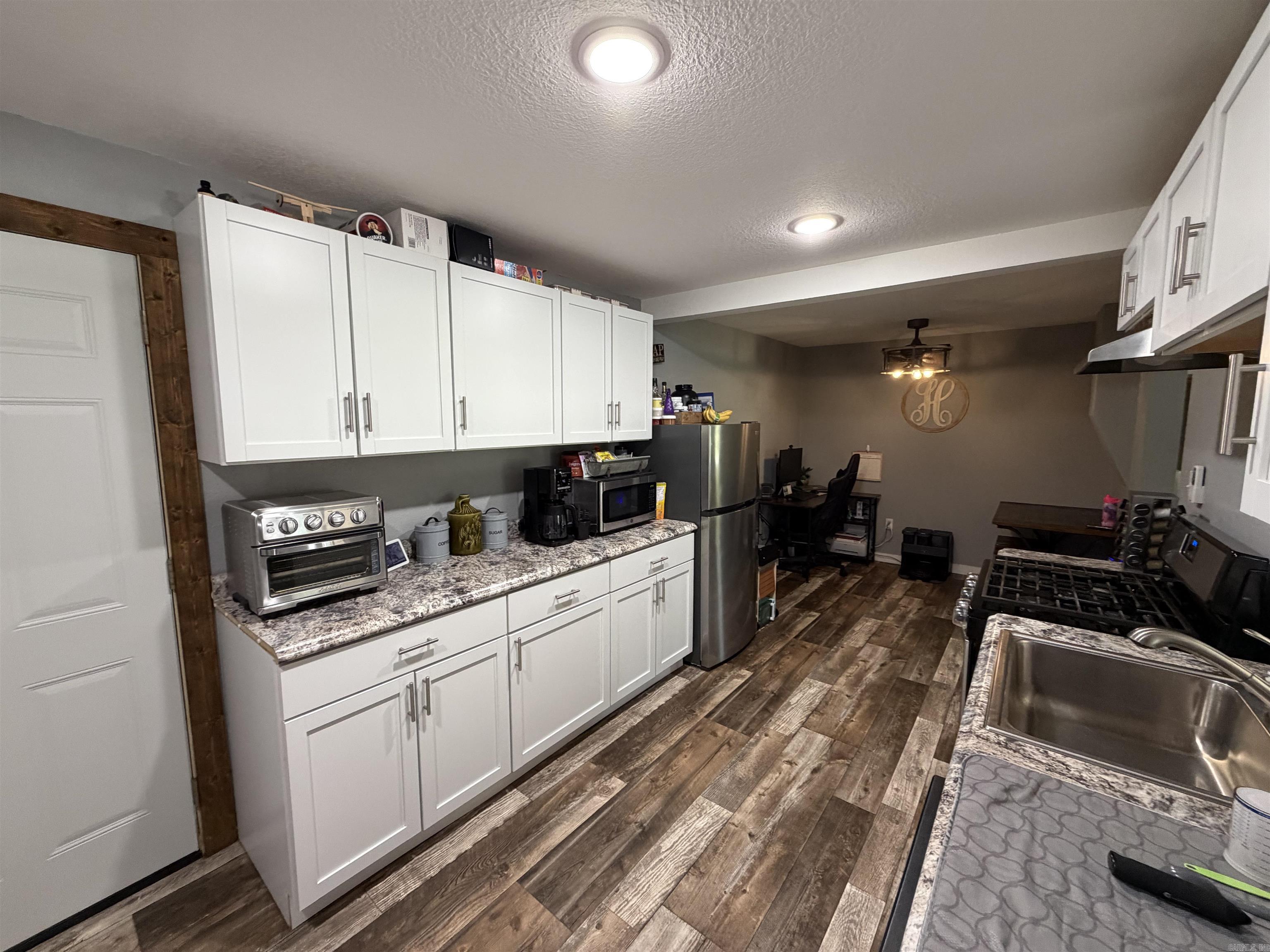 1205 S Dodd Street Property Photo 15