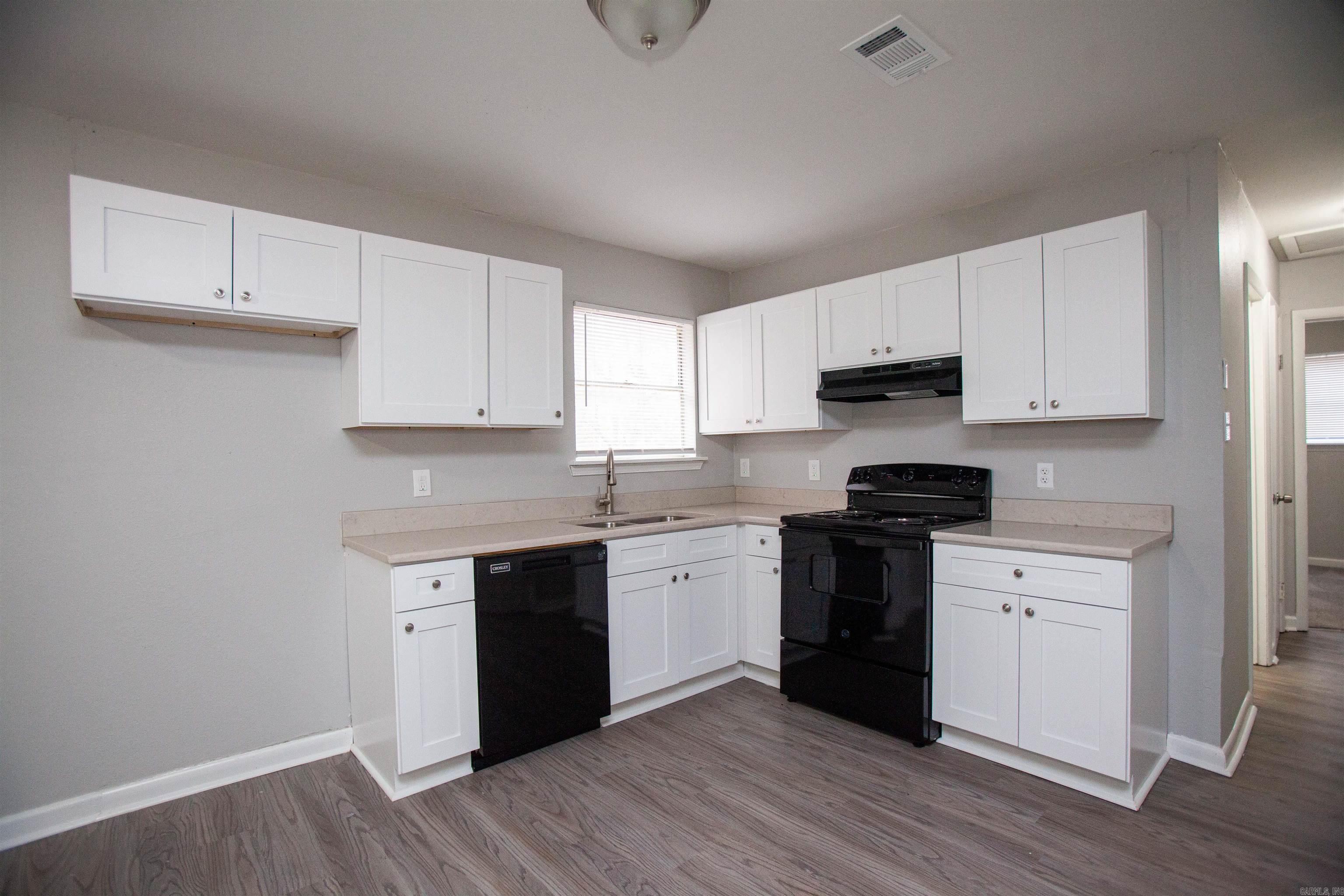 7124 Twin Oaks Rd Property Photo 5